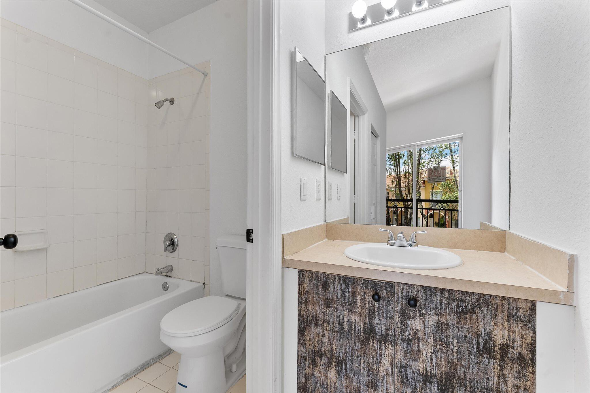 MARTIN/MARANGOS PLAT - Residential Lease
