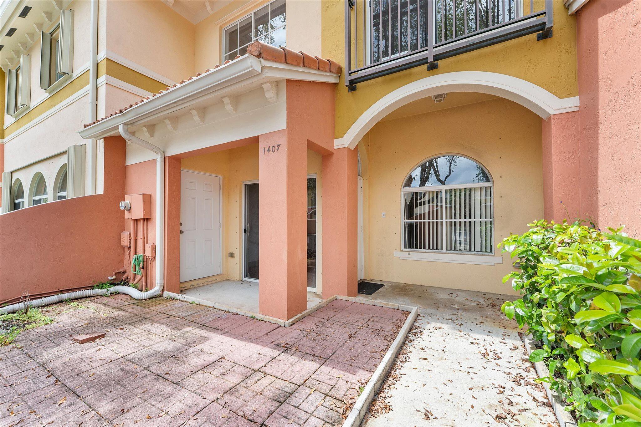 MARTIN/MARANGOS PLAT - Residential Lease