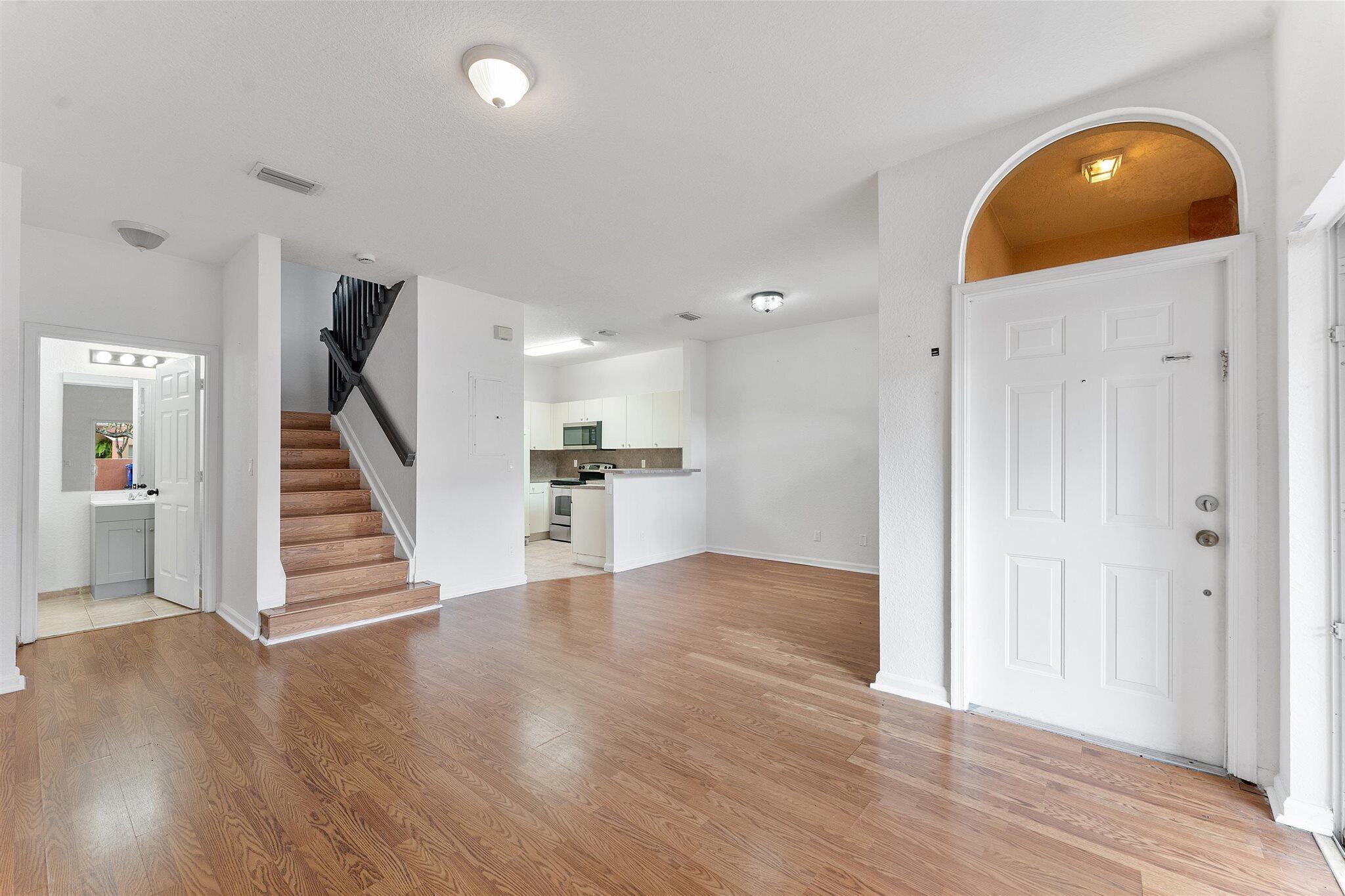 MARTIN/MARANGOS PLAT - Residential Lease
