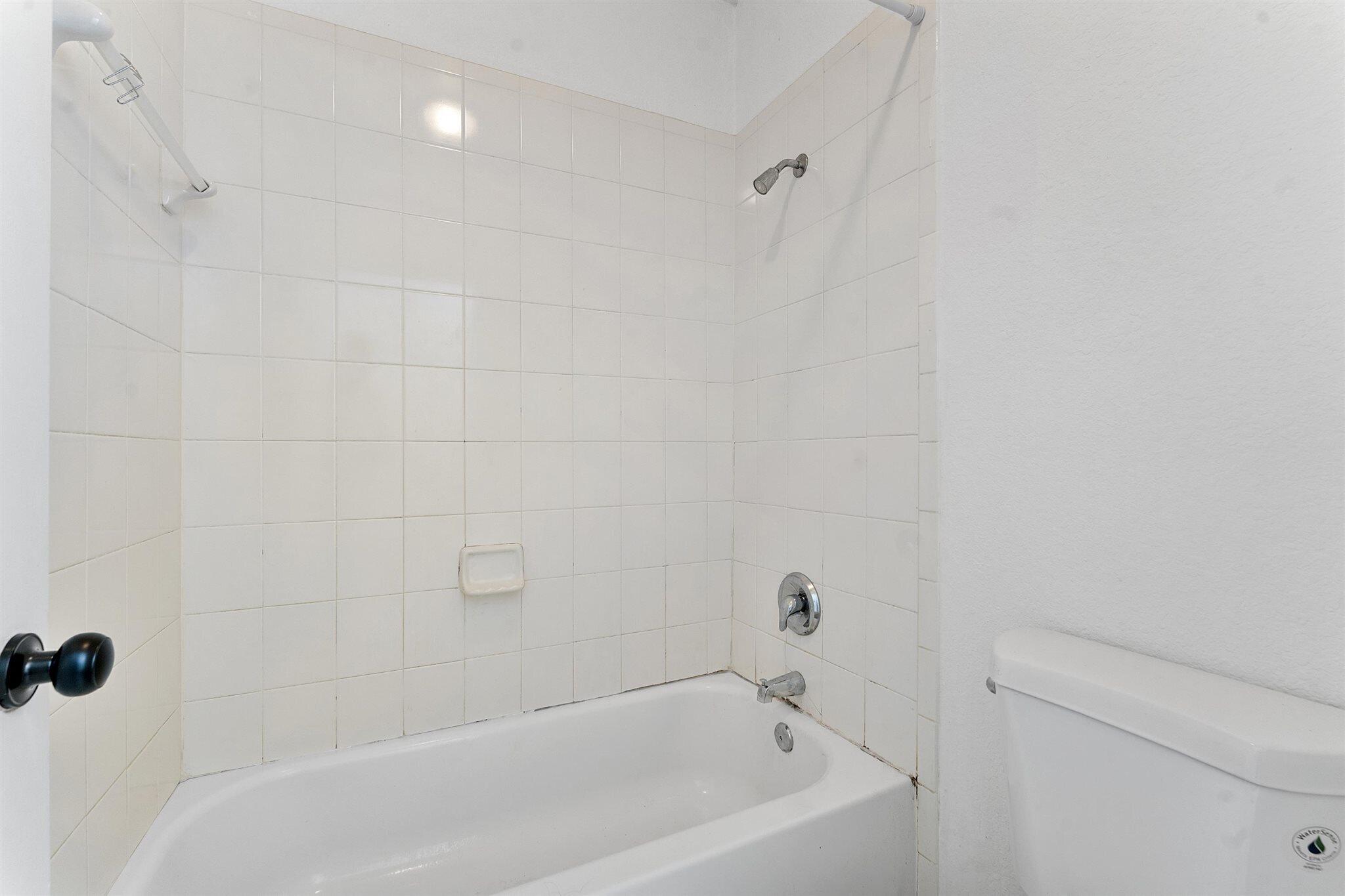 MARTIN/MARANGOS PLAT - Residential Lease