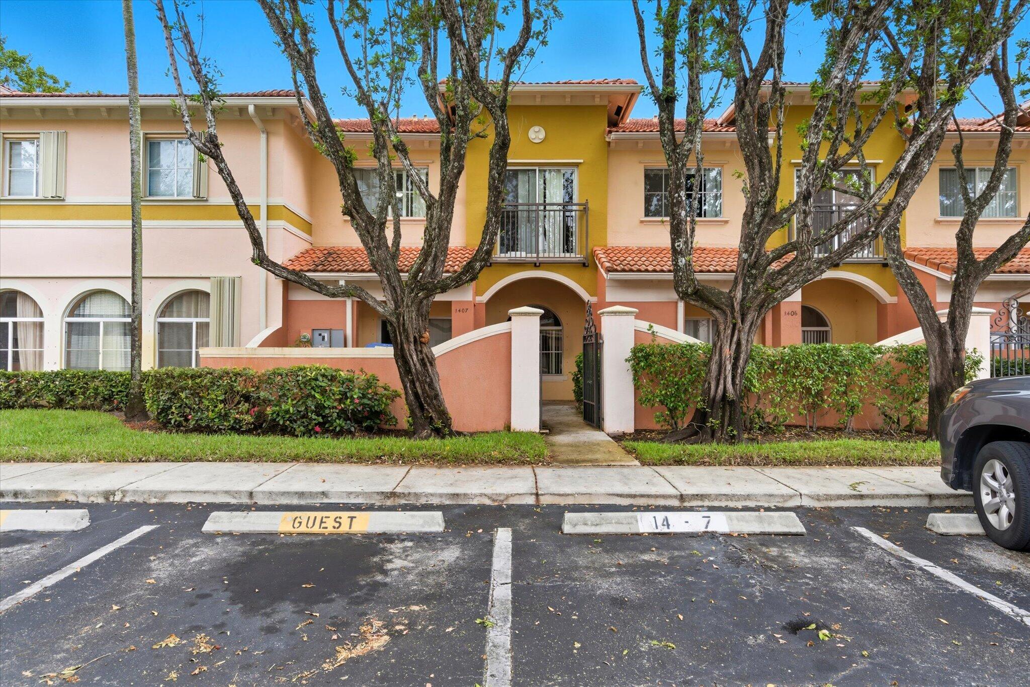 MARTIN/MARANGOS PLAT - Residential Lease