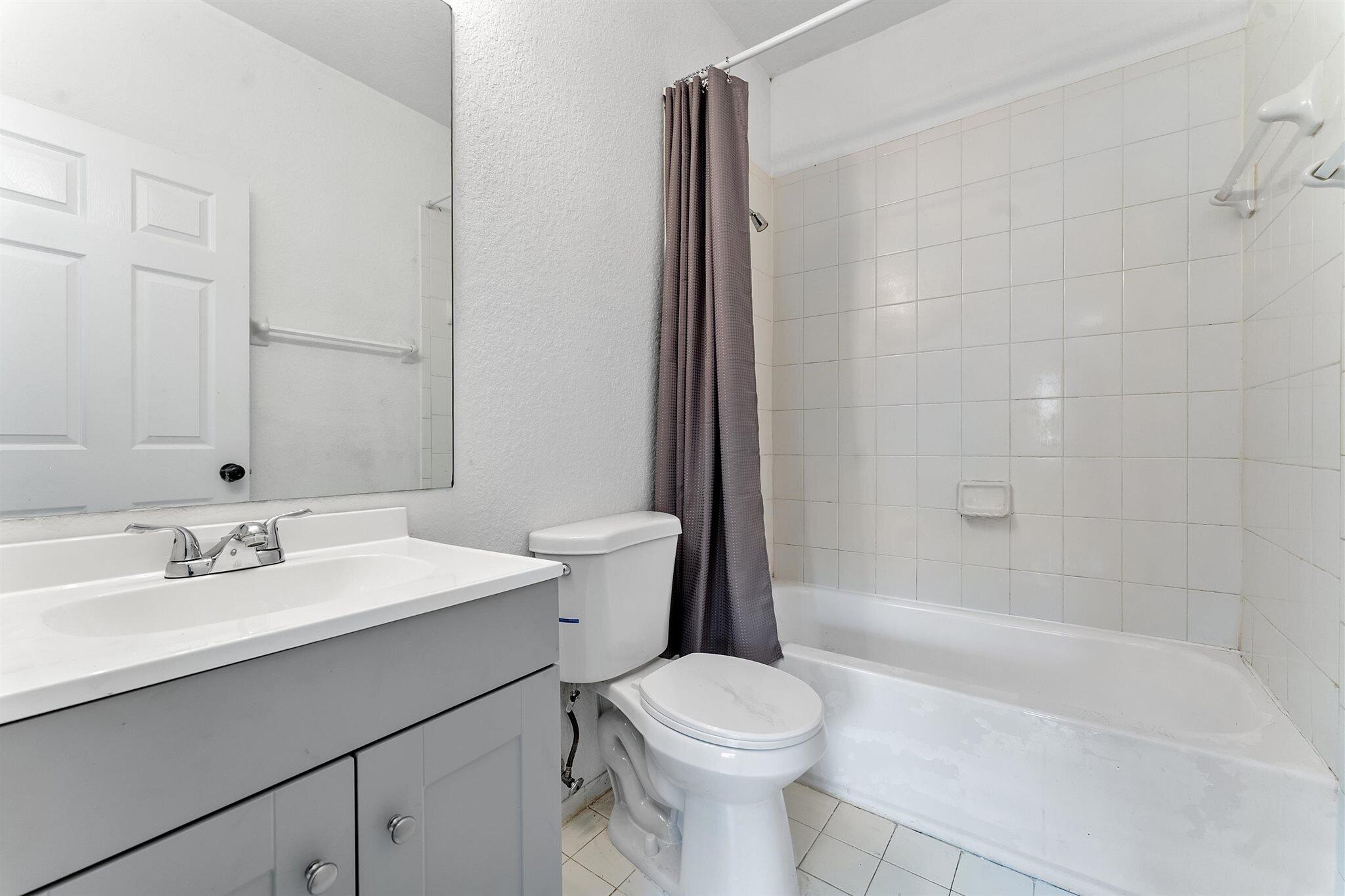 MARTIN/MARANGOS PLAT - Residential Lease