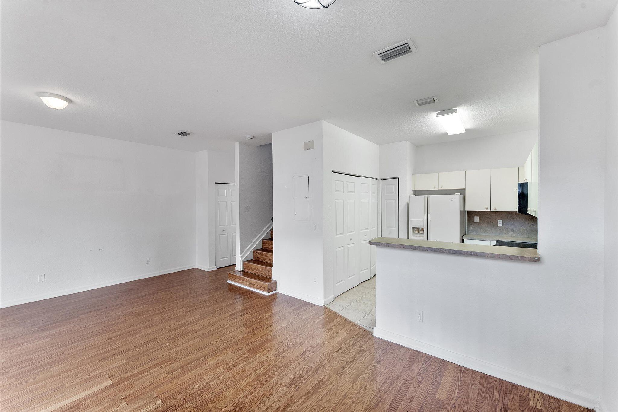 MARTIN/MARANGOS PLAT - Residential Lease