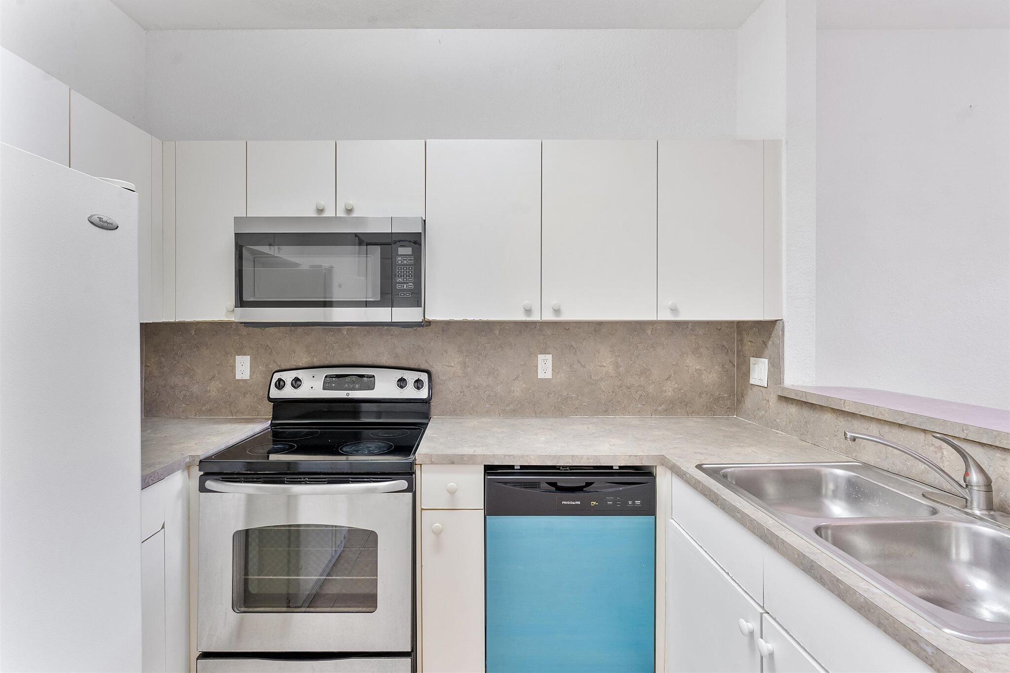 MARTIN/MARANGOS PLAT - Residential Lease