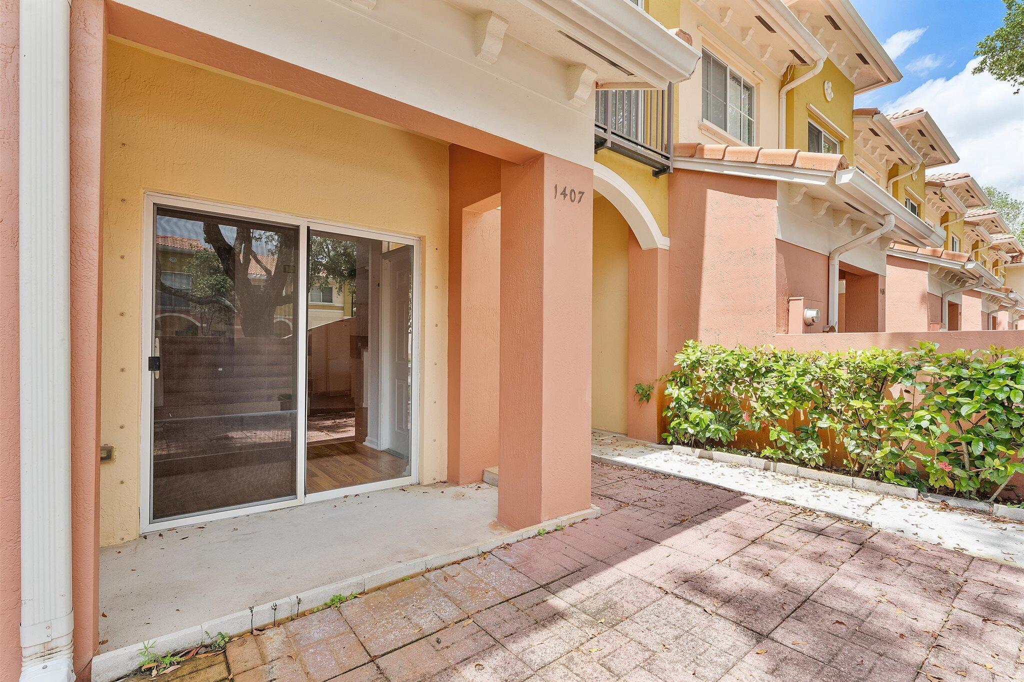 MARTIN/MARANGOS PLAT - Residential Lease