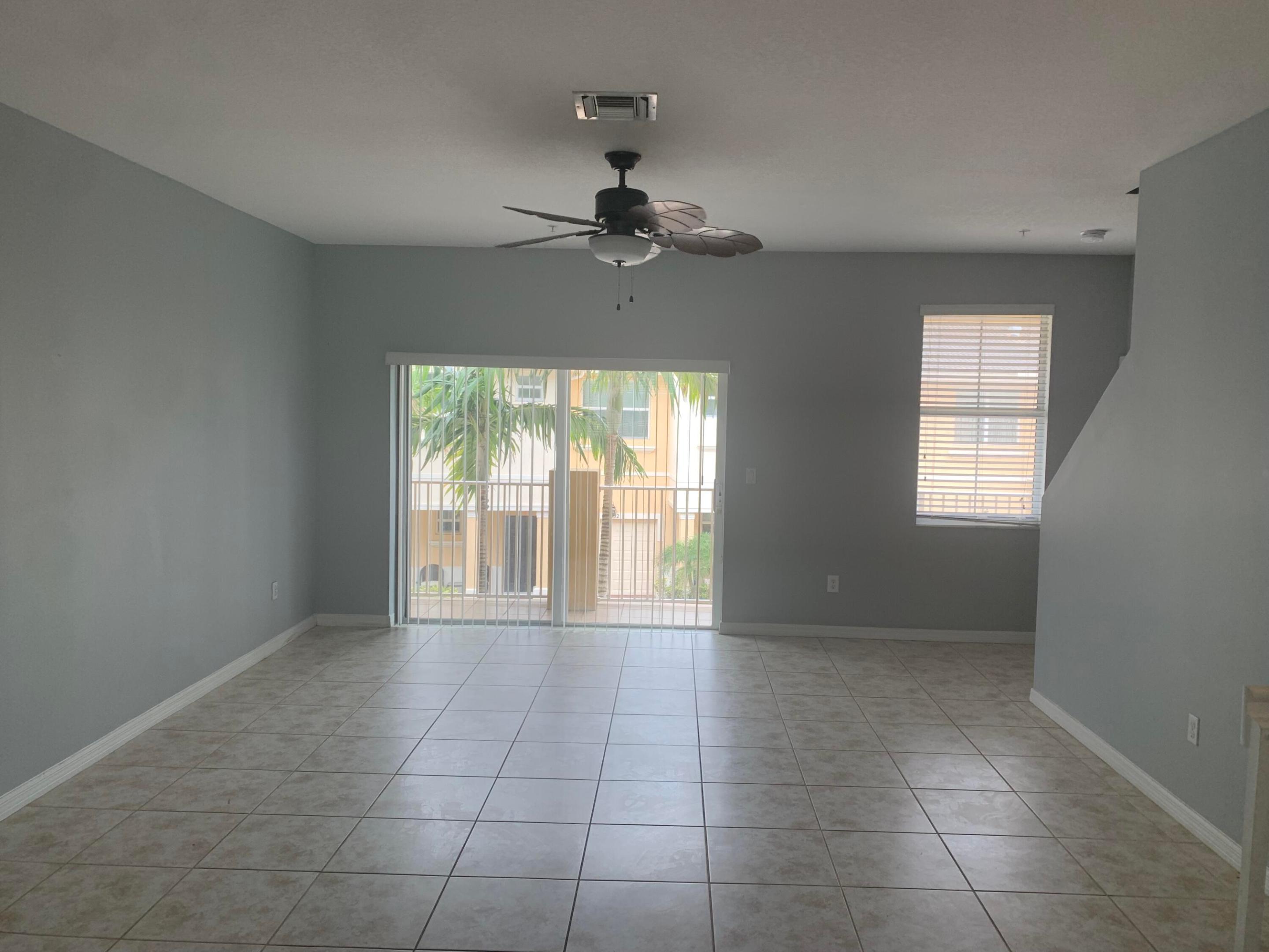 VISTABELLA AT RENAISSANCE COMMONS 2 PUD - Residential Lease