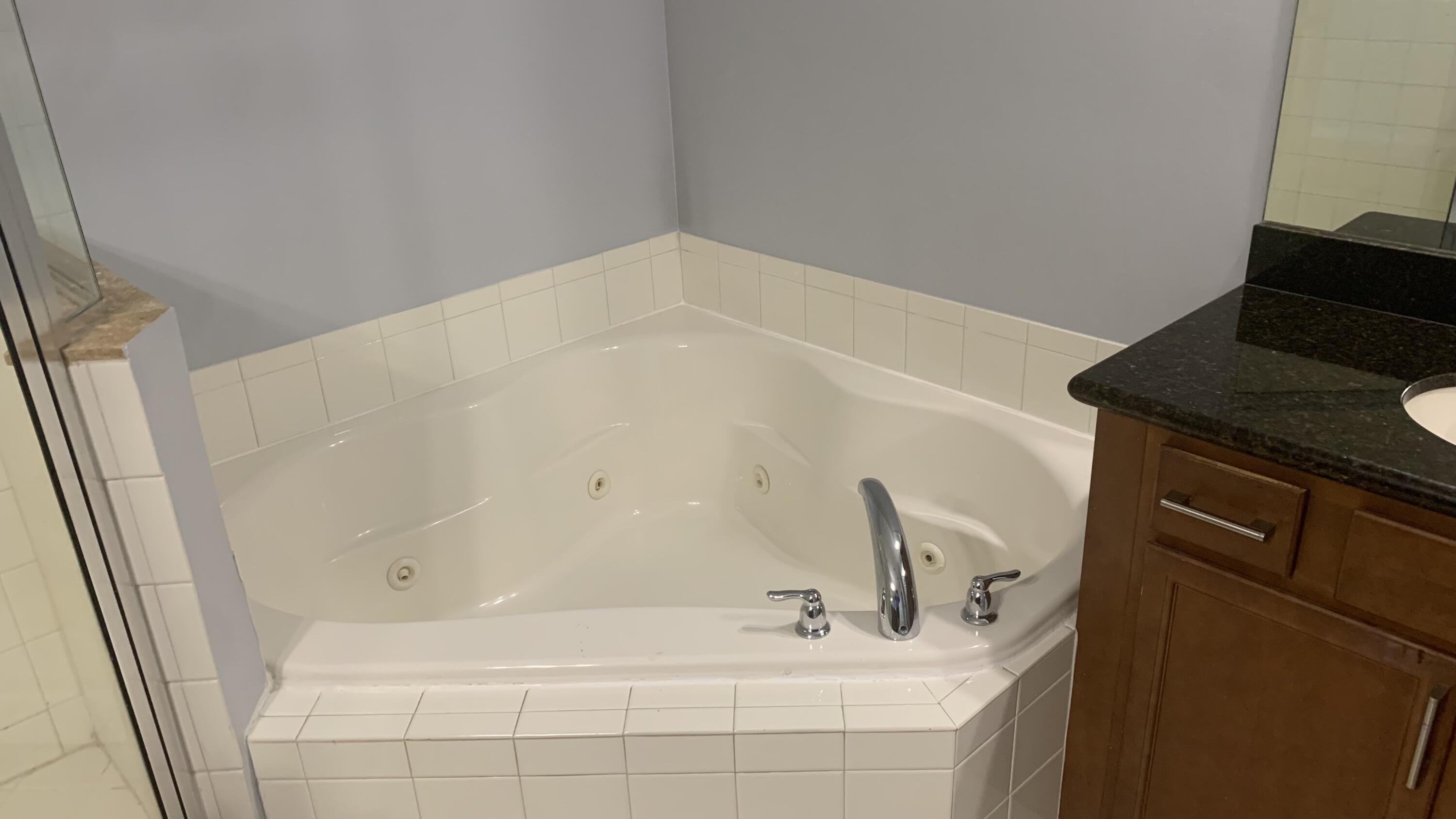 VISTABELLA AT RENAISSANCE COMMONS 2 PUD - Residential Lease