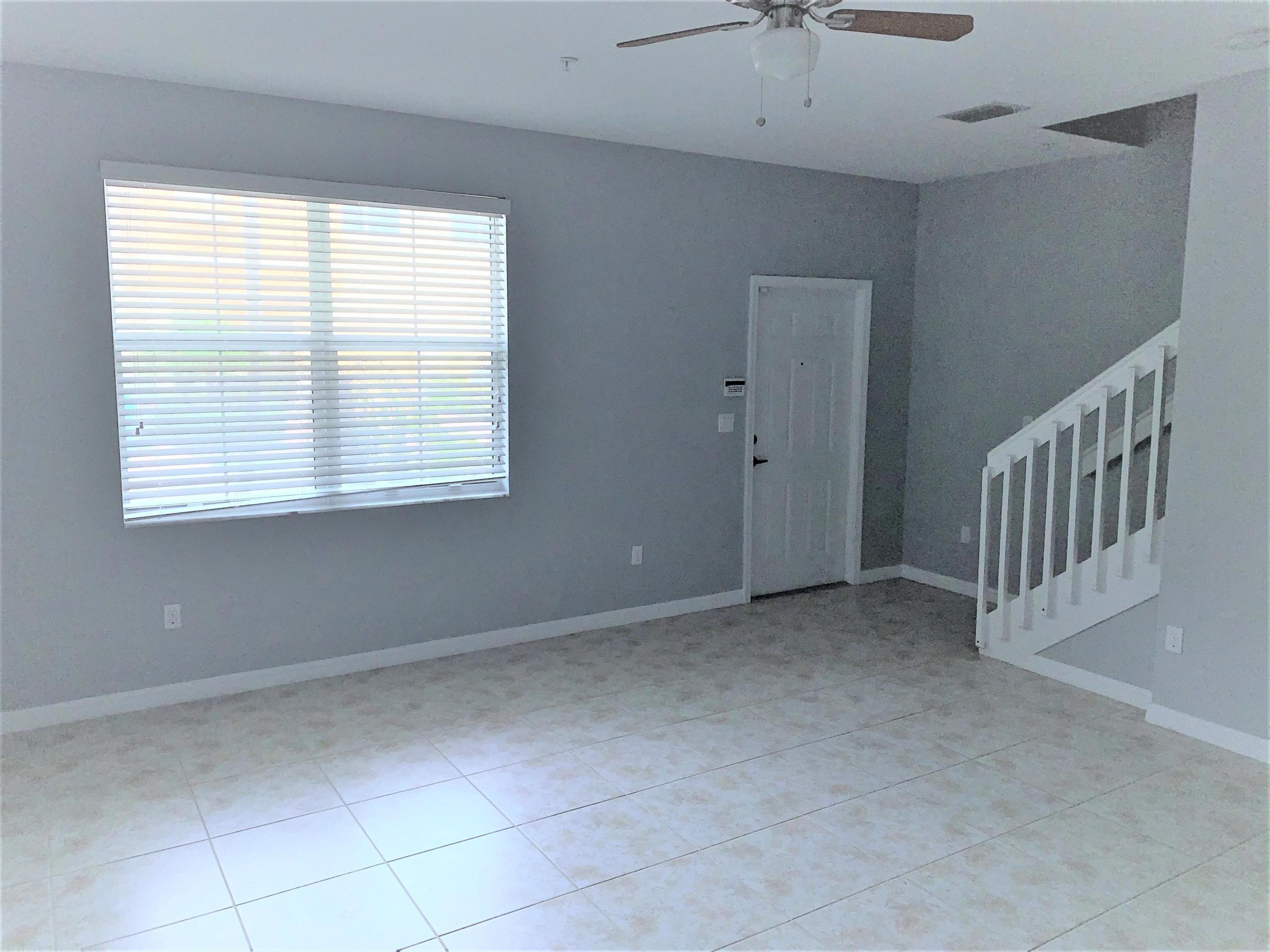 VISTABELLA AT RENAISSANCE COMMONS 2 PUD - Residential Lease