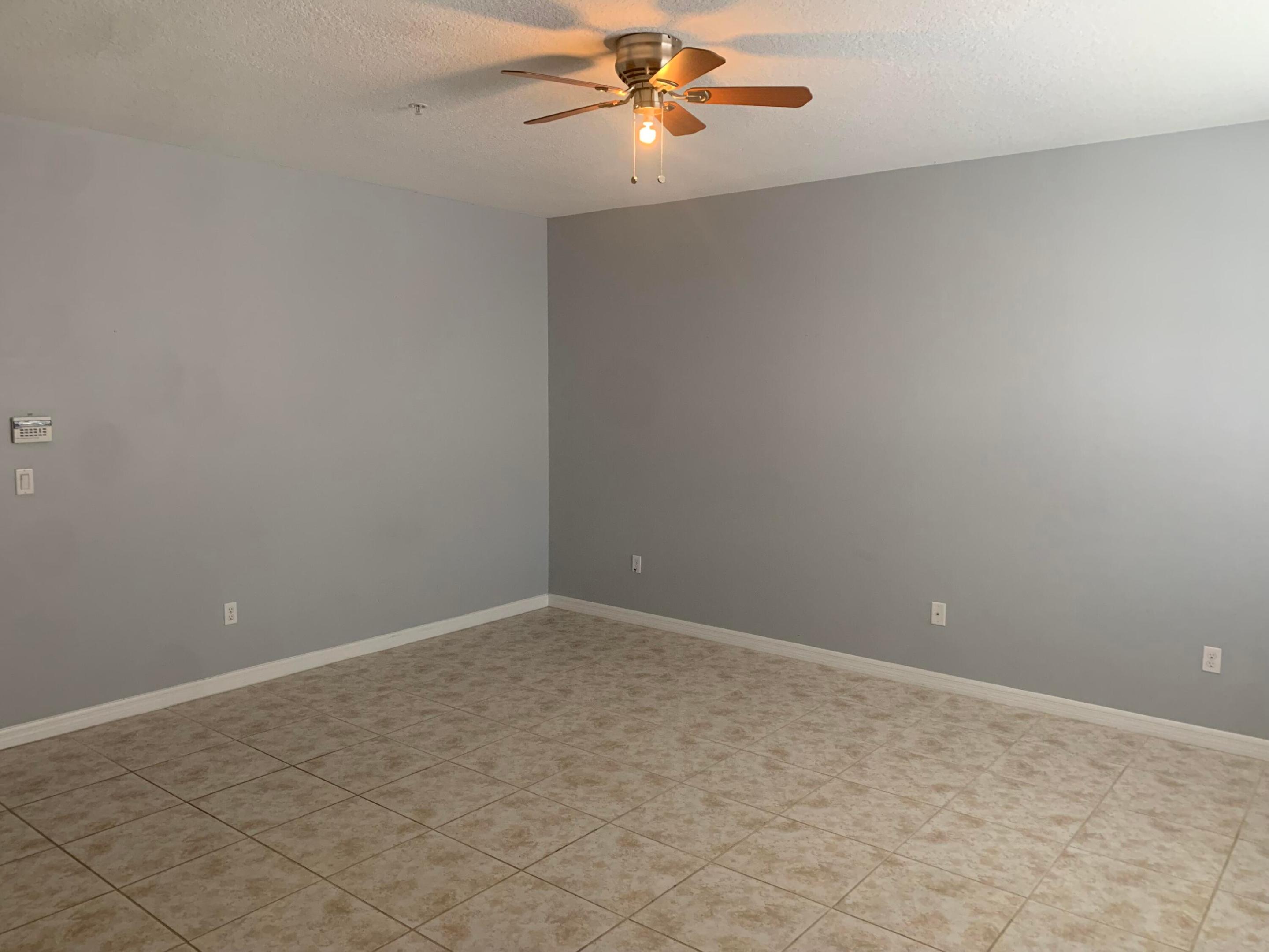 VISTABELLA AT RENAISSANCE COMMONS 2 PUD - Residential Lease