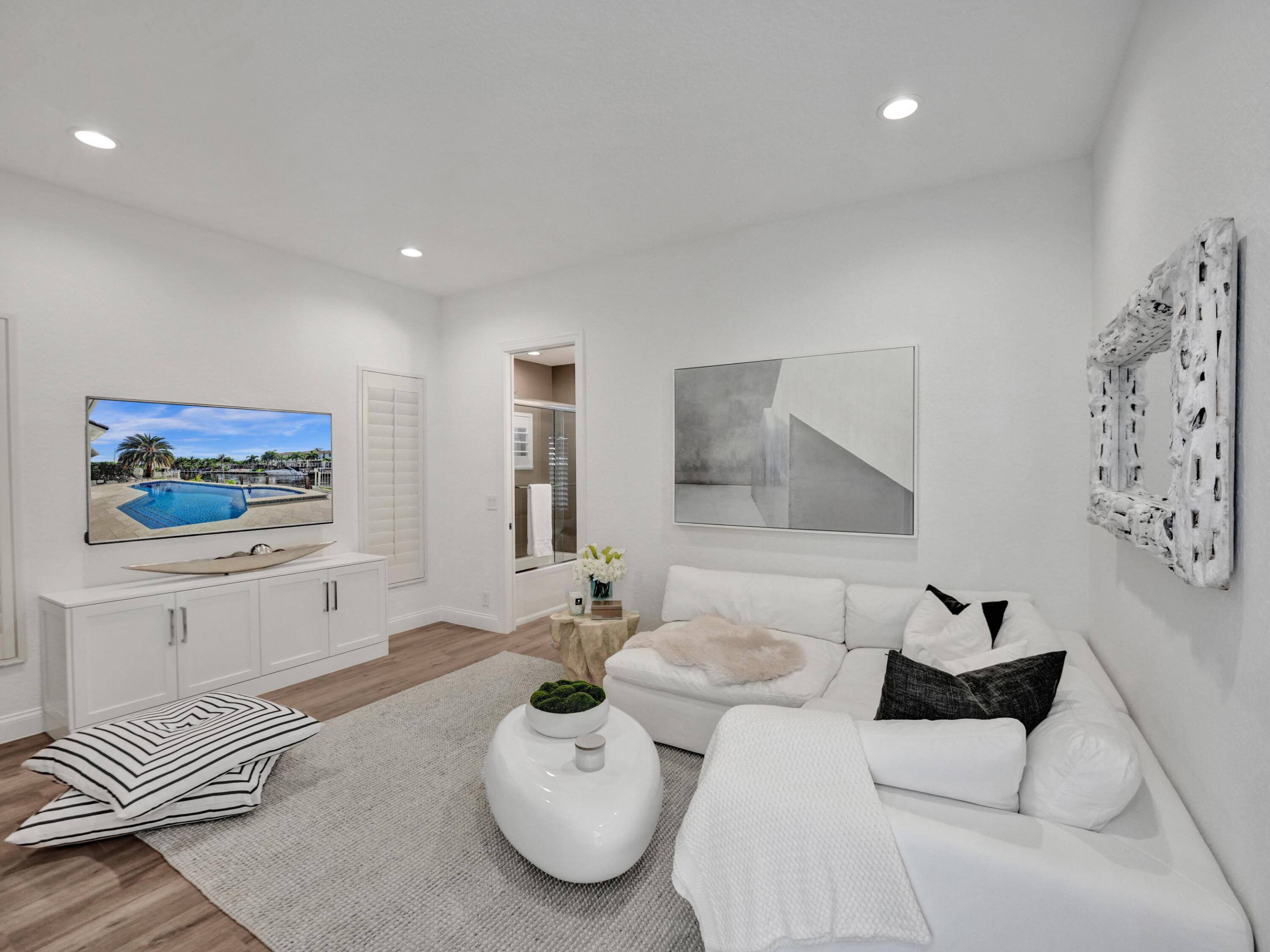 VENETIAN ISLES 1ST SEC - Residential