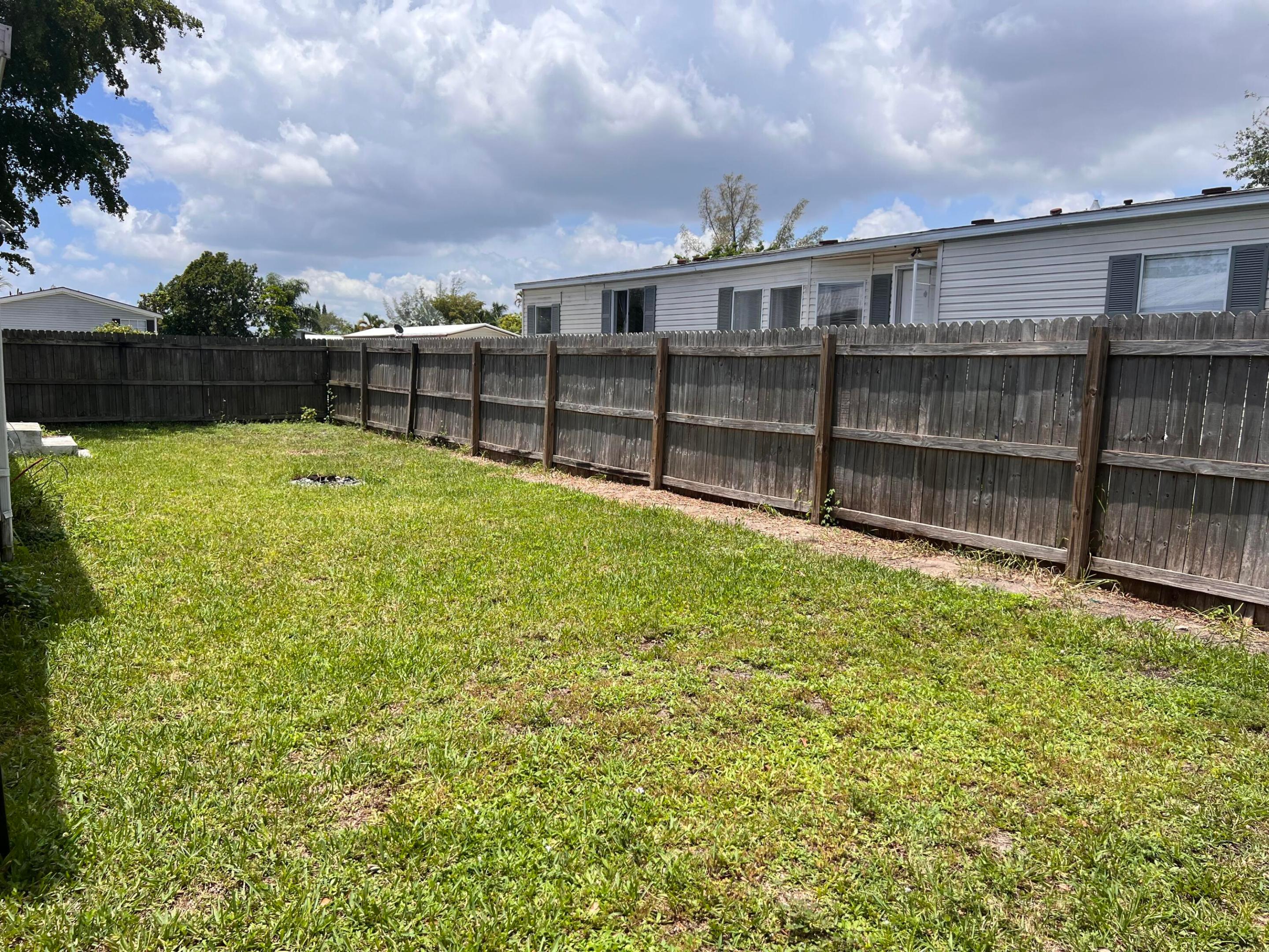 SANDALFOOT BLVD ESTATES - Residential Lease