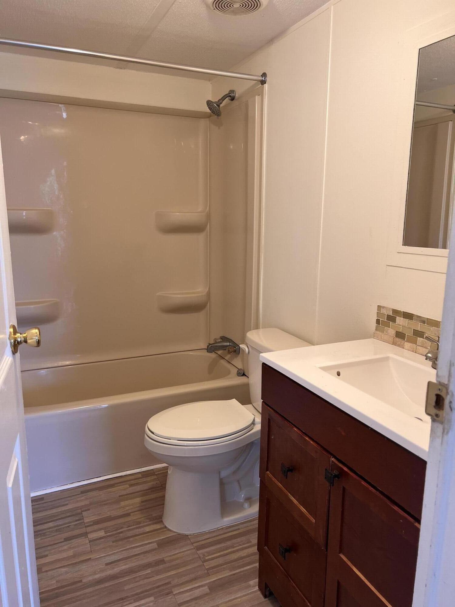 SANDALFOOT BLVD ESTATES - Residential Lease