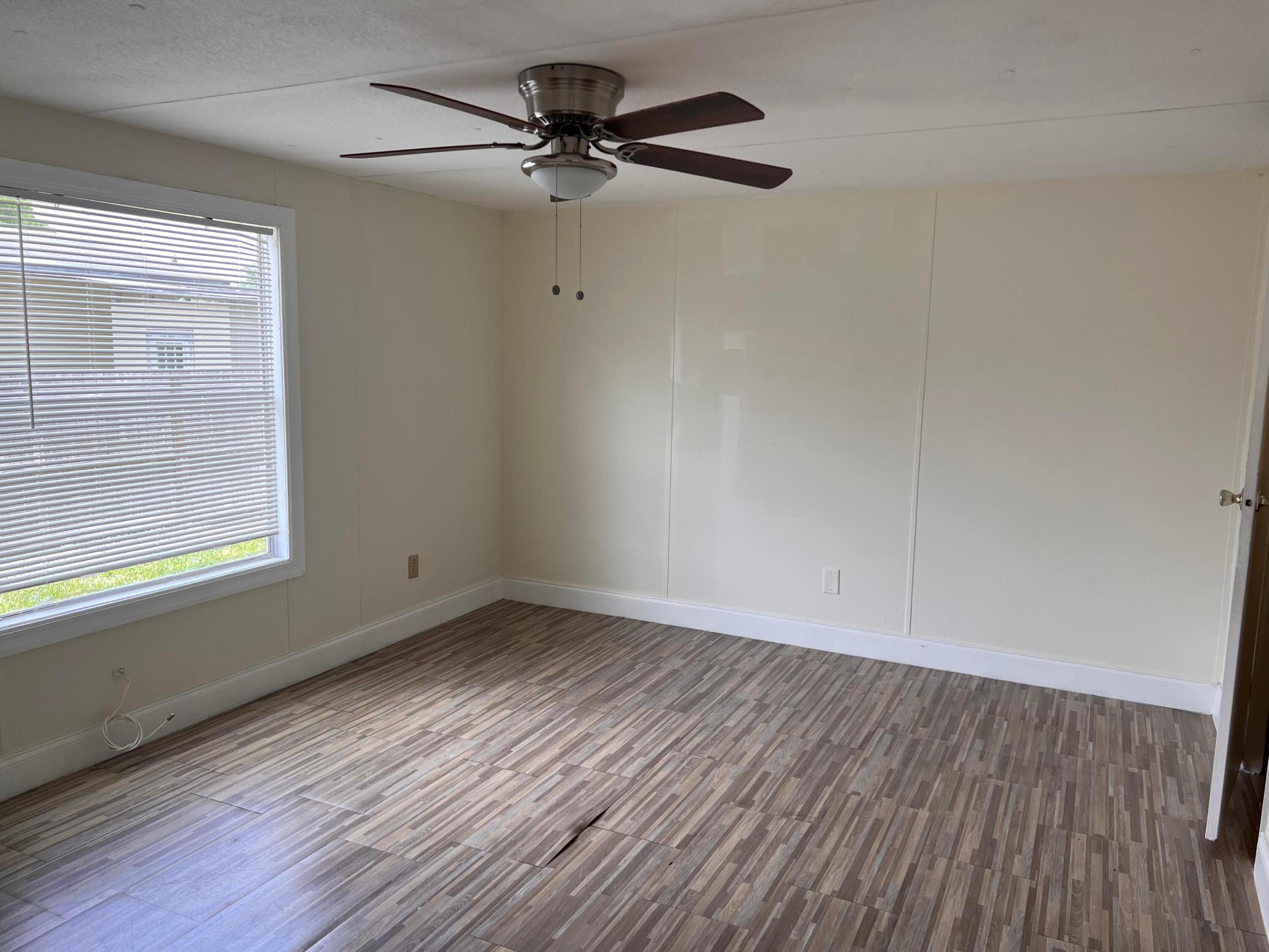 SANDALFOOT BLVD ESTATES - Residential Lease