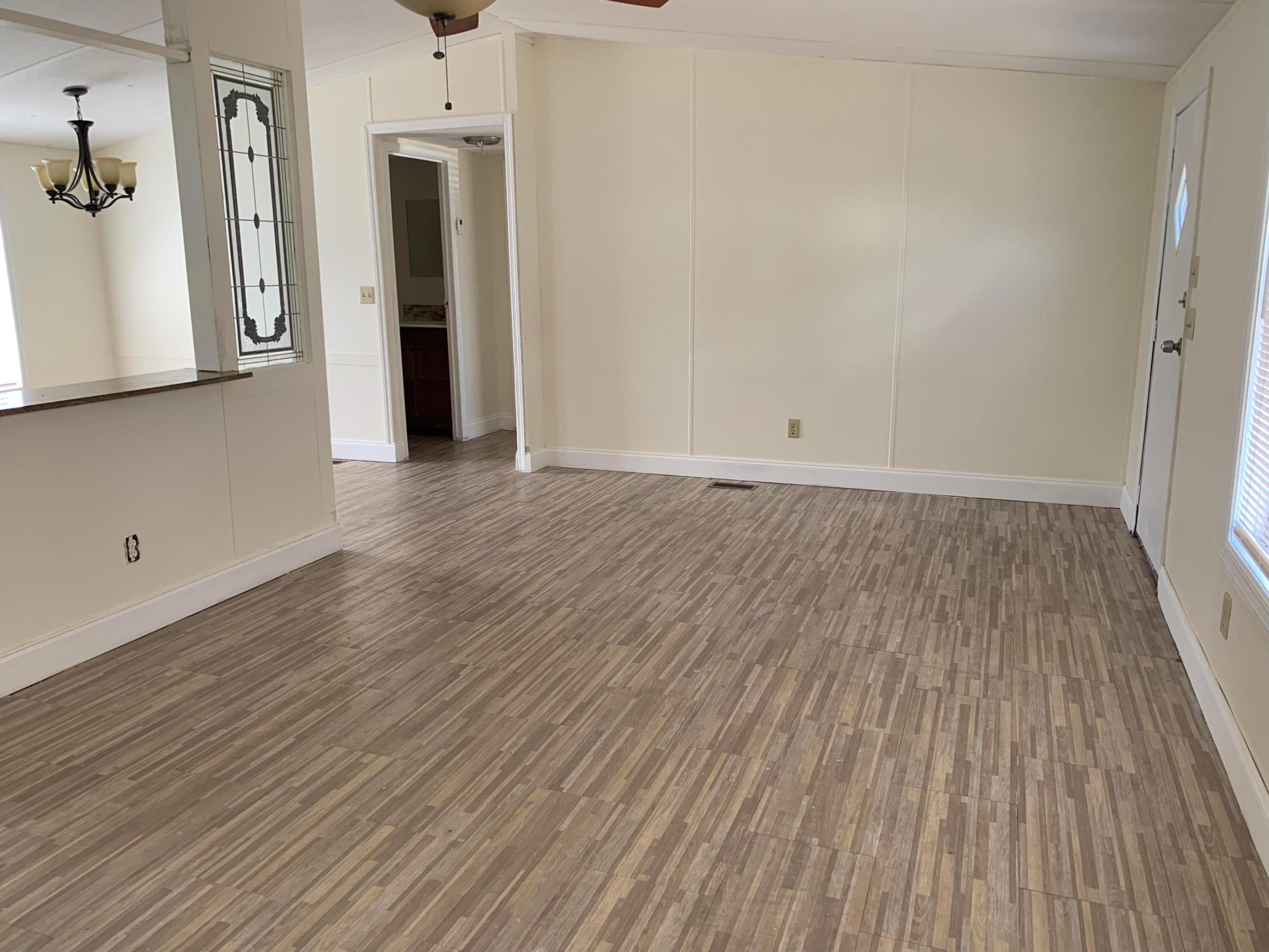 SANDALFOOT BLVD ESTATES - Residential Lease