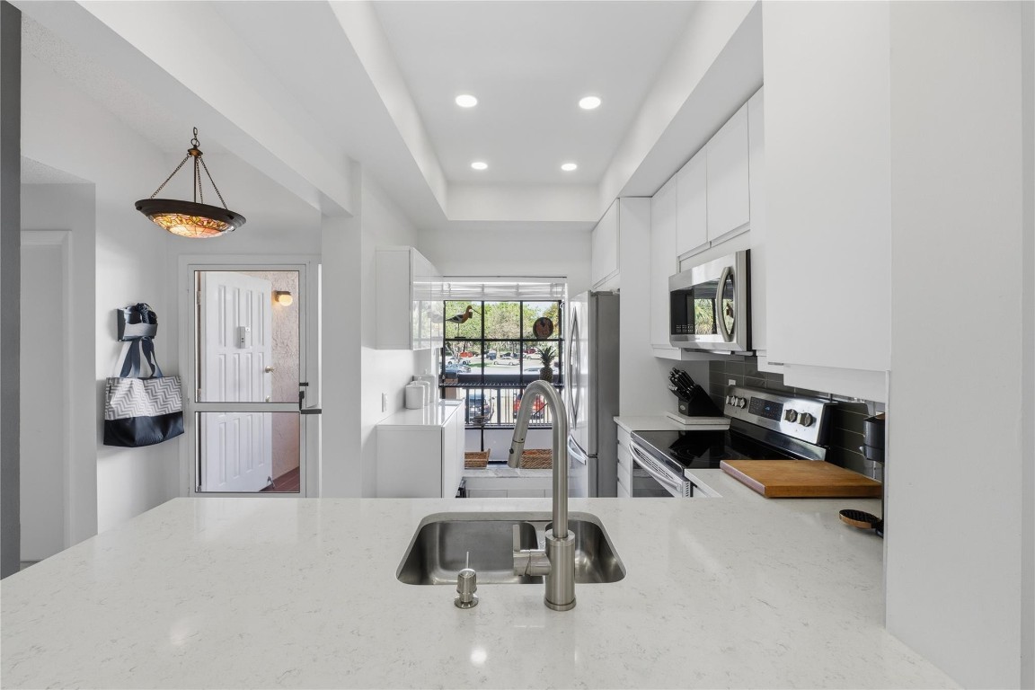 MEADOWRIDGE CONDOS - Residential