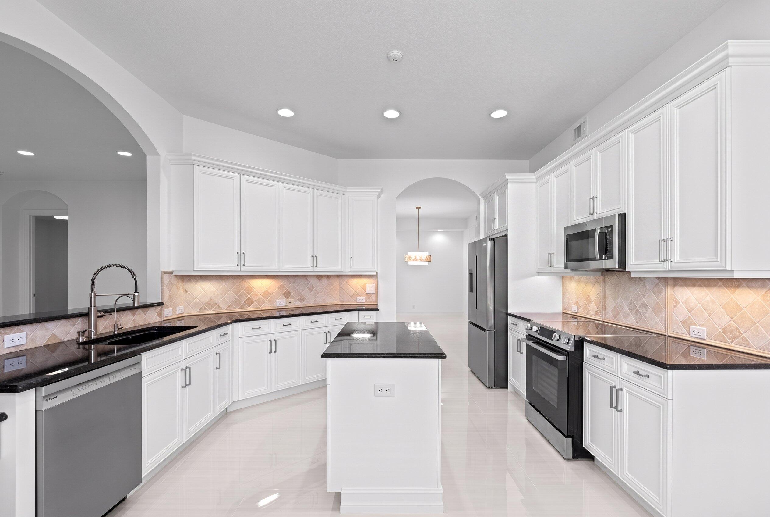 PALM BAY CLUB CONDOMINIUM - Residential