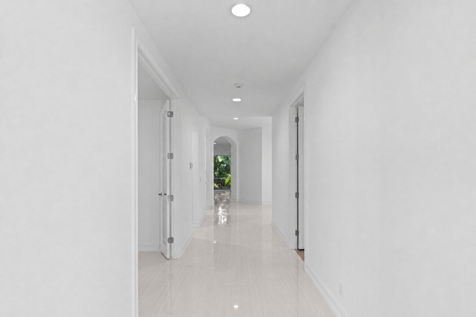 PALM BAY CLUB CONDOMINIUM - Residential