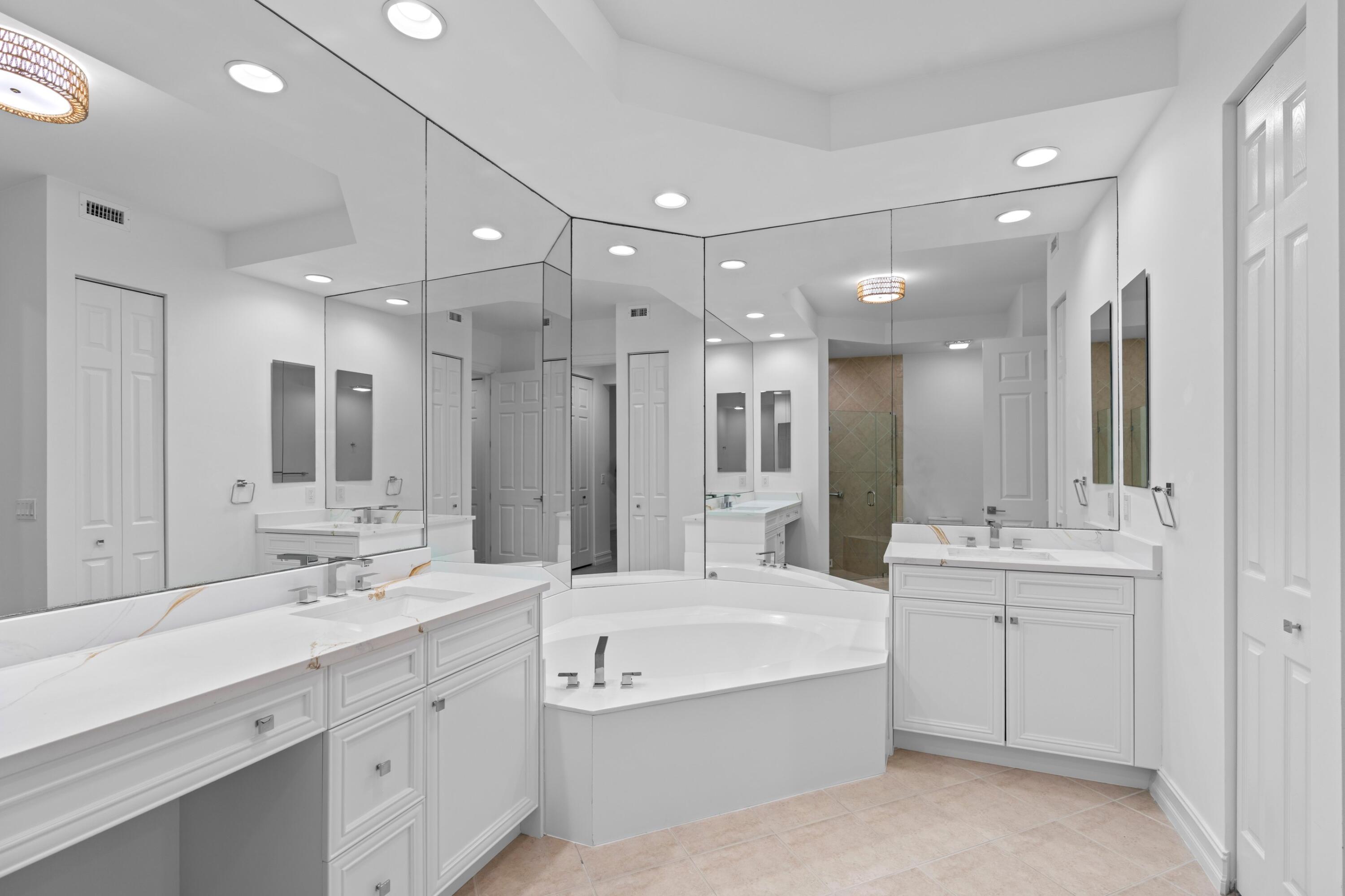 PALM BAY CLUB CONDOMINIUM - Residential