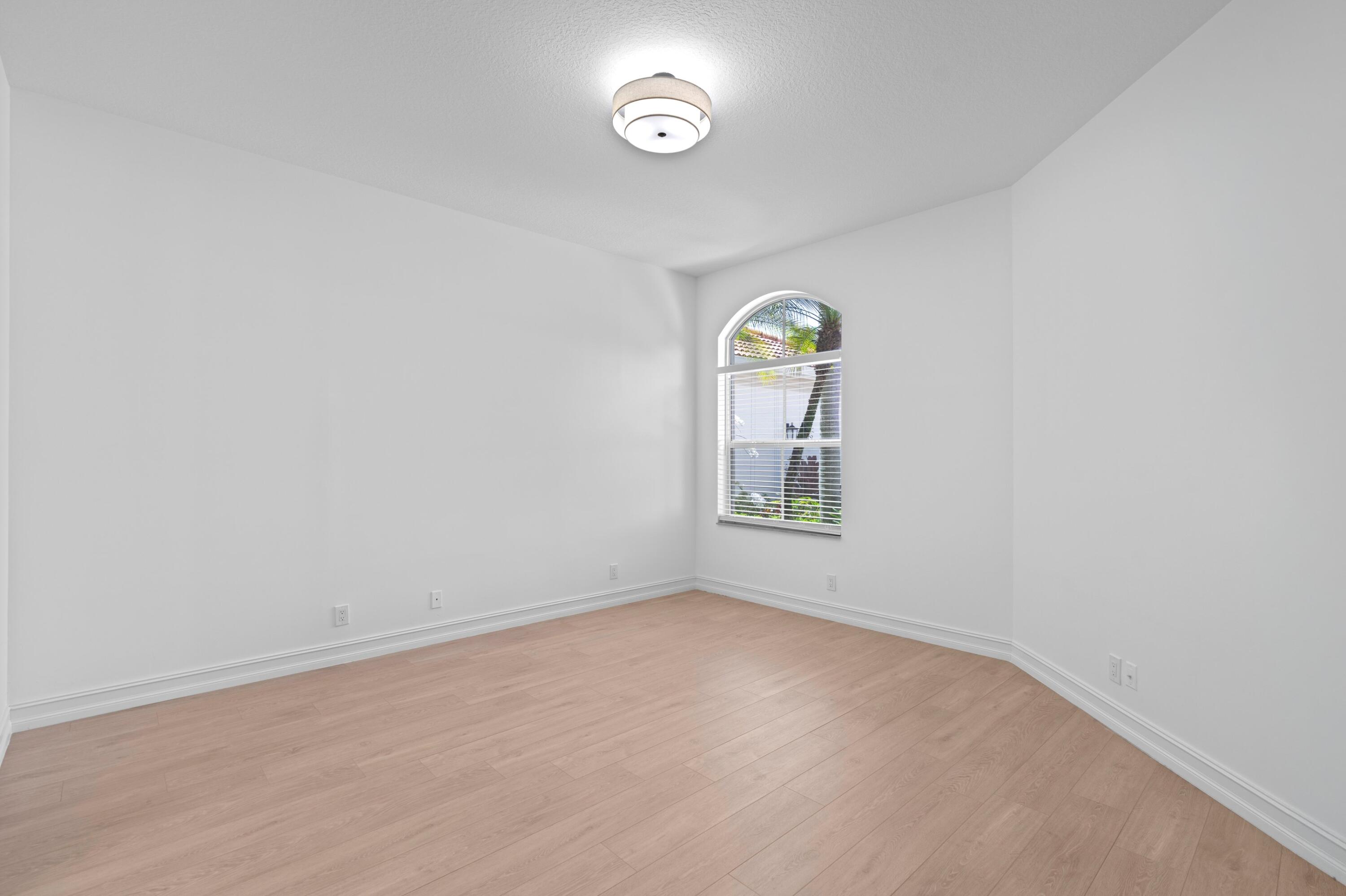 PALM BAY CLUB CONDOMINIUM - Residential