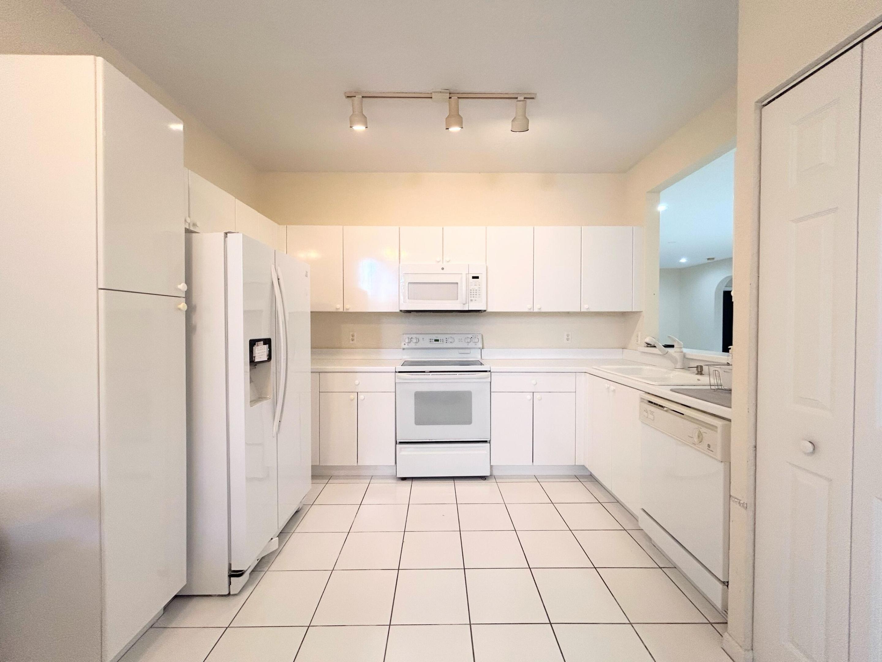 GROVE VILLAGE CONDO - Residential