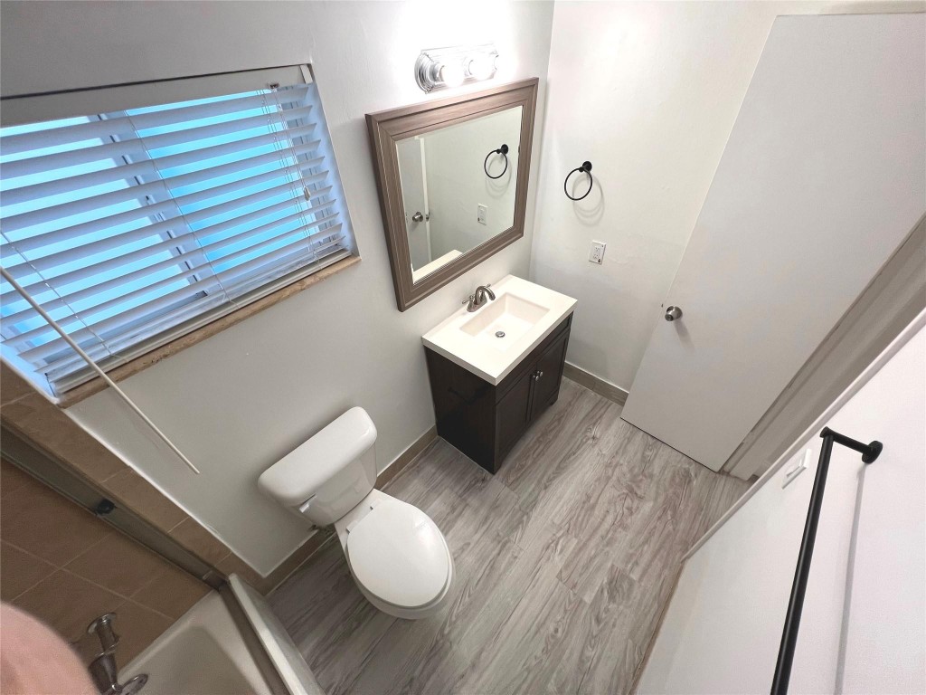 SOMMERSET CONDOMINIUMS - Residential