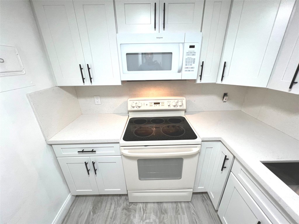 SOMMERSET CONDOMINIUMS - Residential