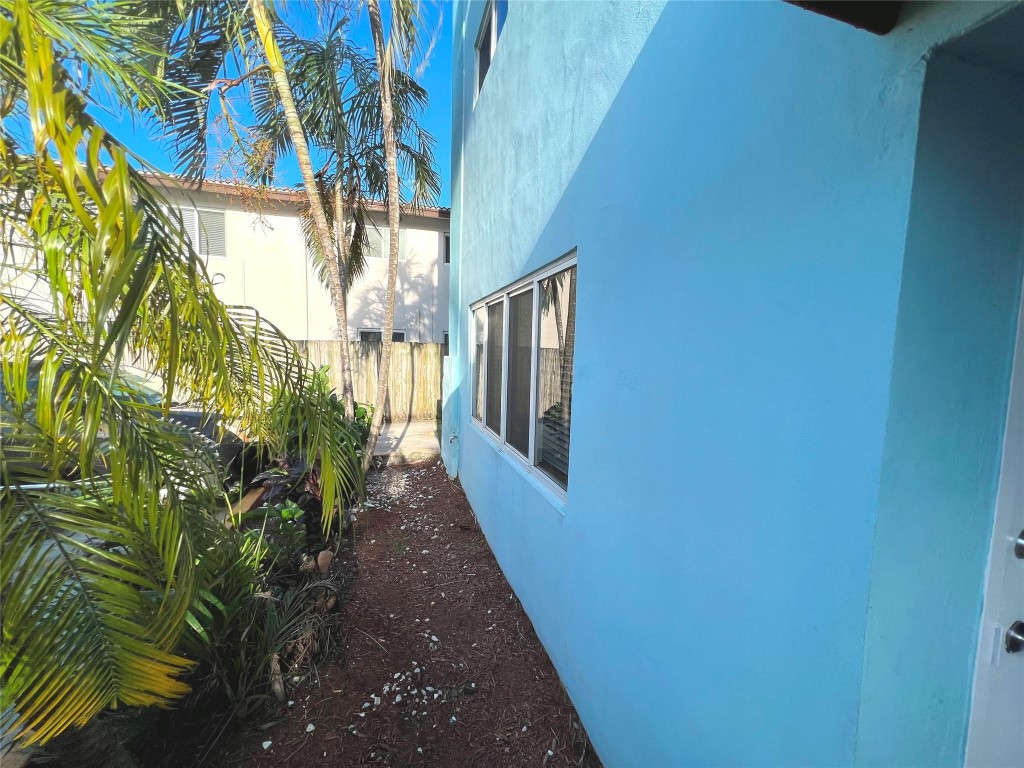 SOMMERSET CONDOMINIUMS - Residential