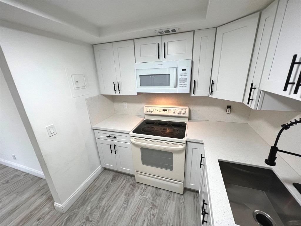 SOMMERSET CONDOMINIUMS - Residential
