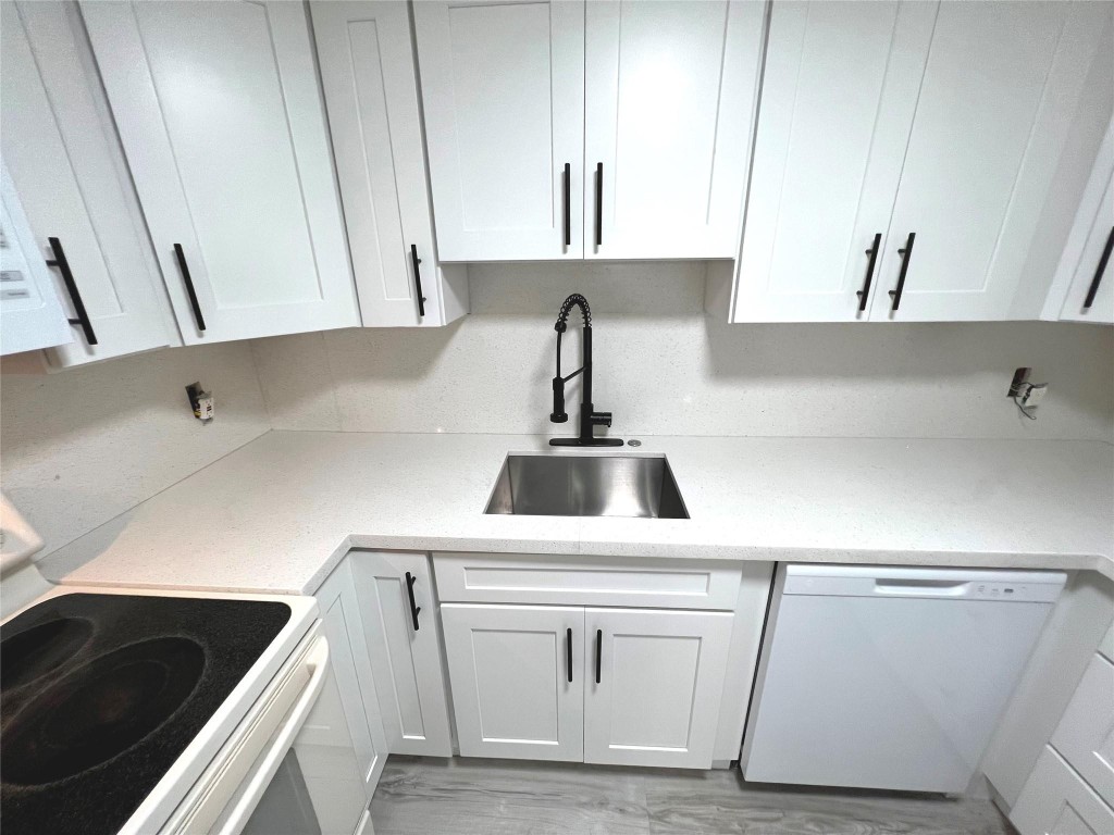 SOMMERSET CONDOMINIUMS - Residential