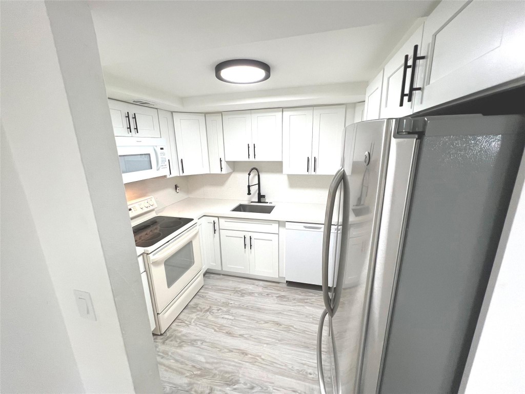 SOMMERSET CONDOMINIUMS - Residential