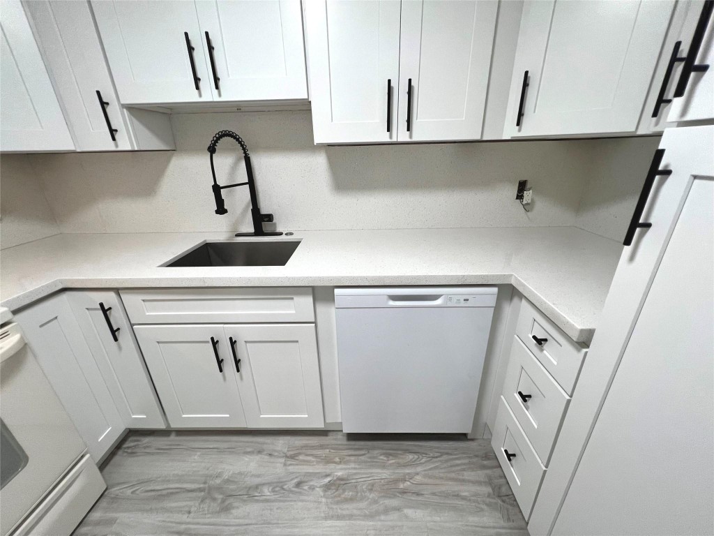 SOMMERSET CONDOMINIUMS - Residential
