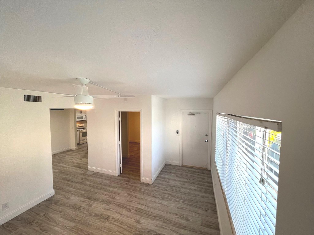 SOMMERSET CONDOMINIUMS - Residential