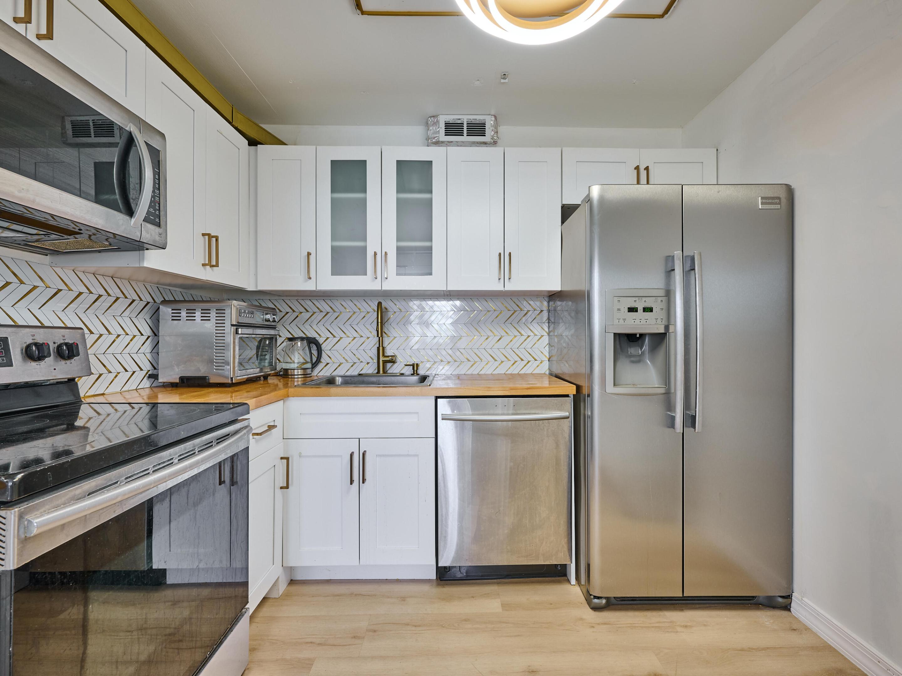 NASSAU HOUSE CONDOMINIUM - Residential