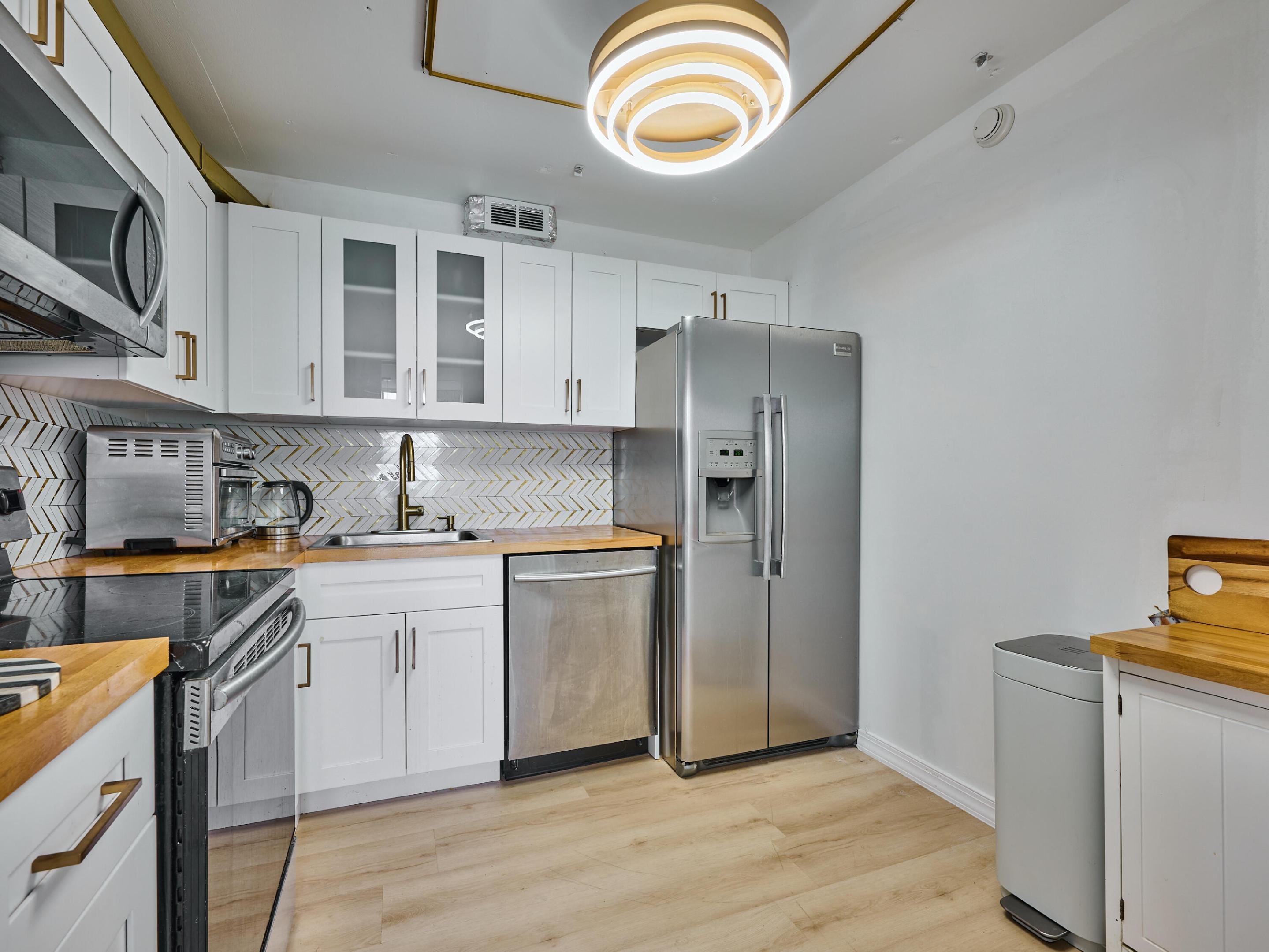 NASSAU HOUSE CONDOMINIUM - Residential