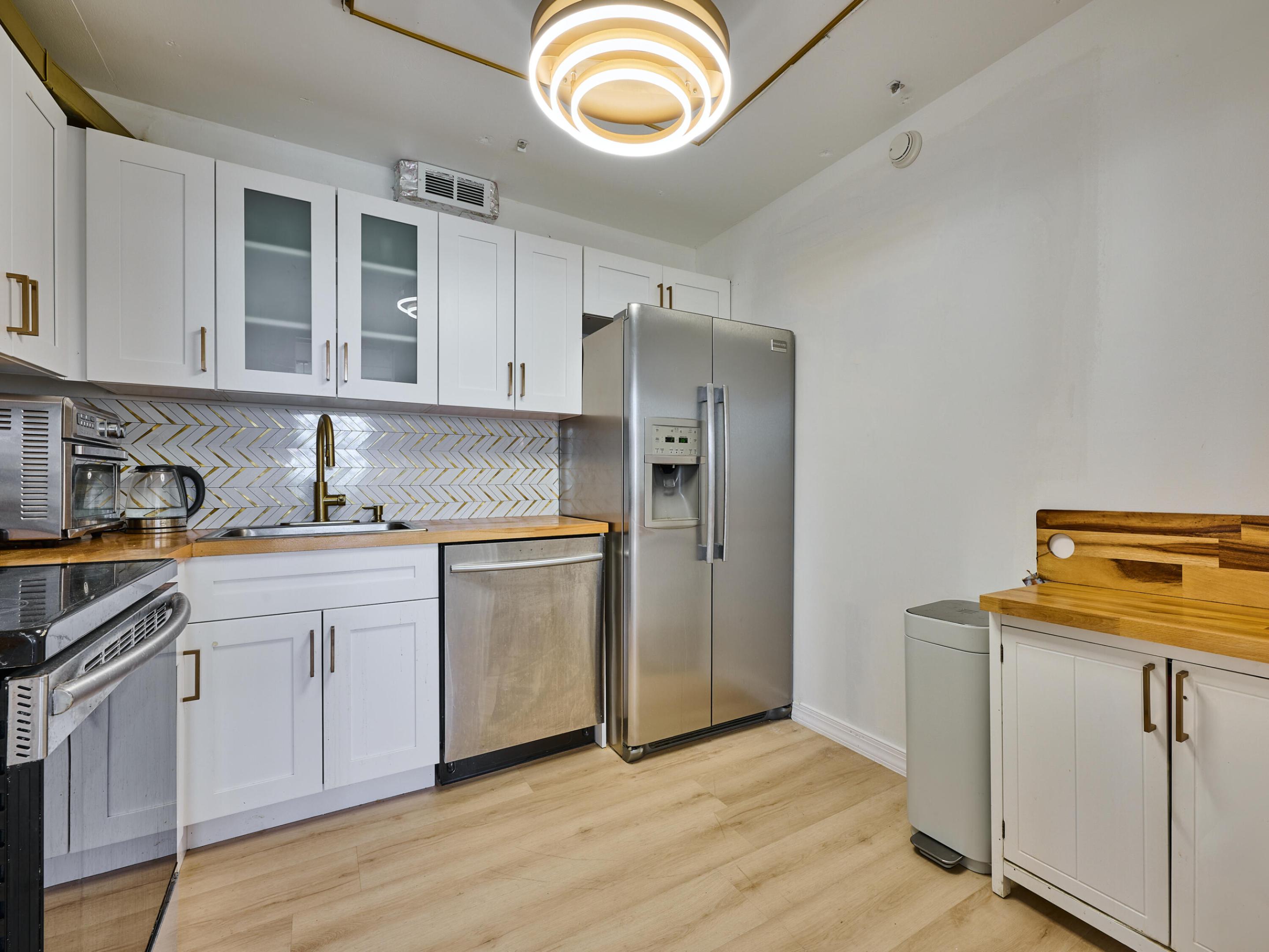 NASSAU HOUSE CONDOMINIUM - Residential