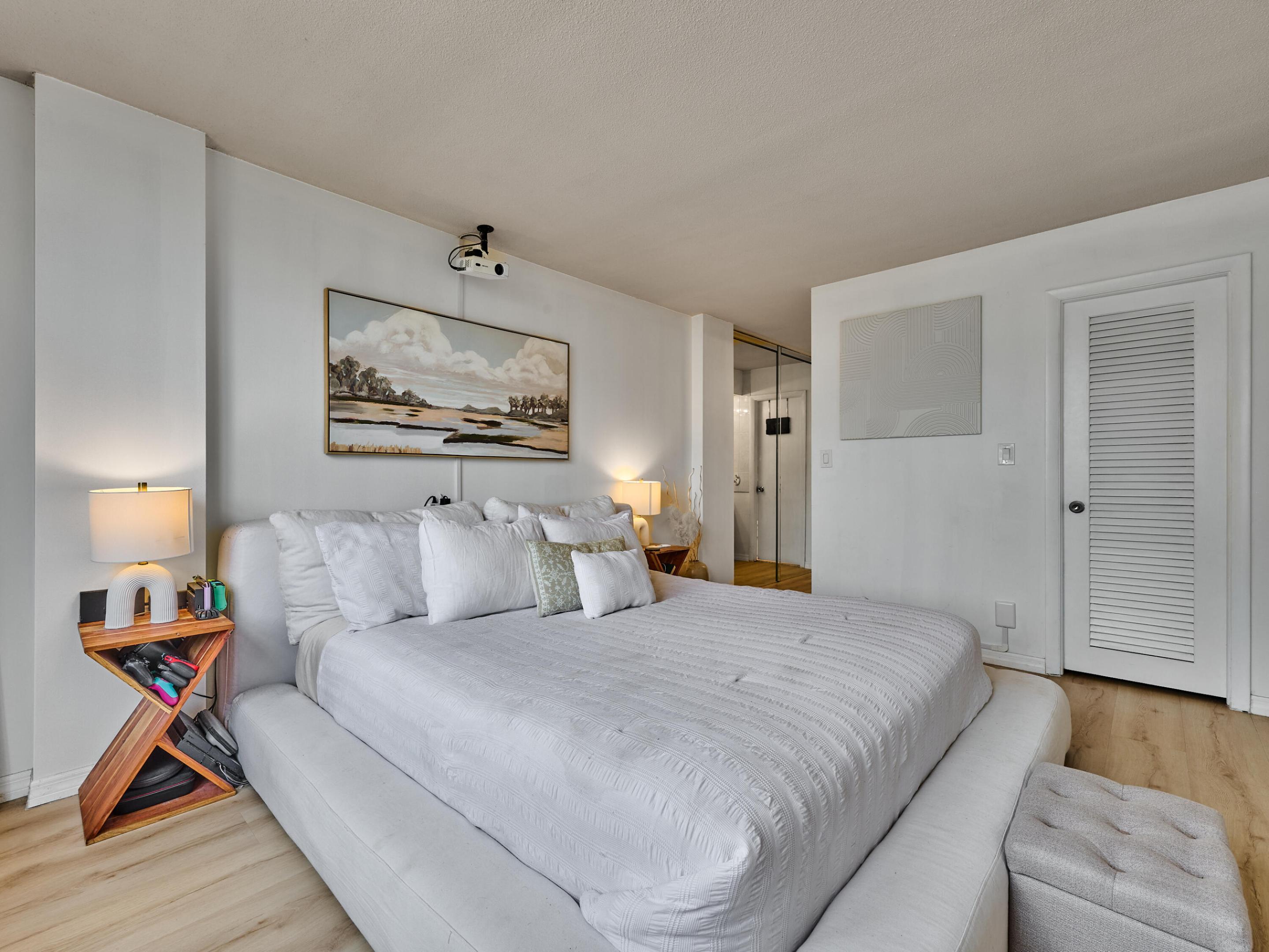 NASSAU HOUSE CONDOMINIUM - Residential