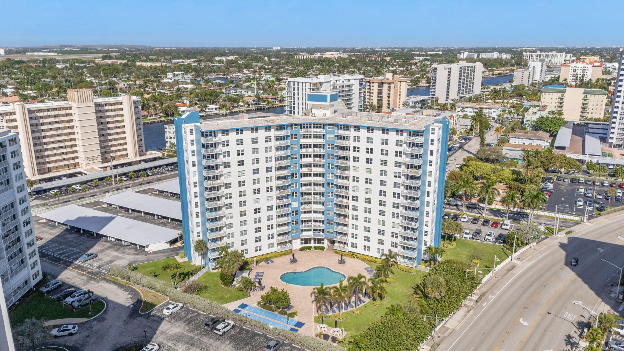 NASSAU HOUSE CONDOMINIUM - Residential