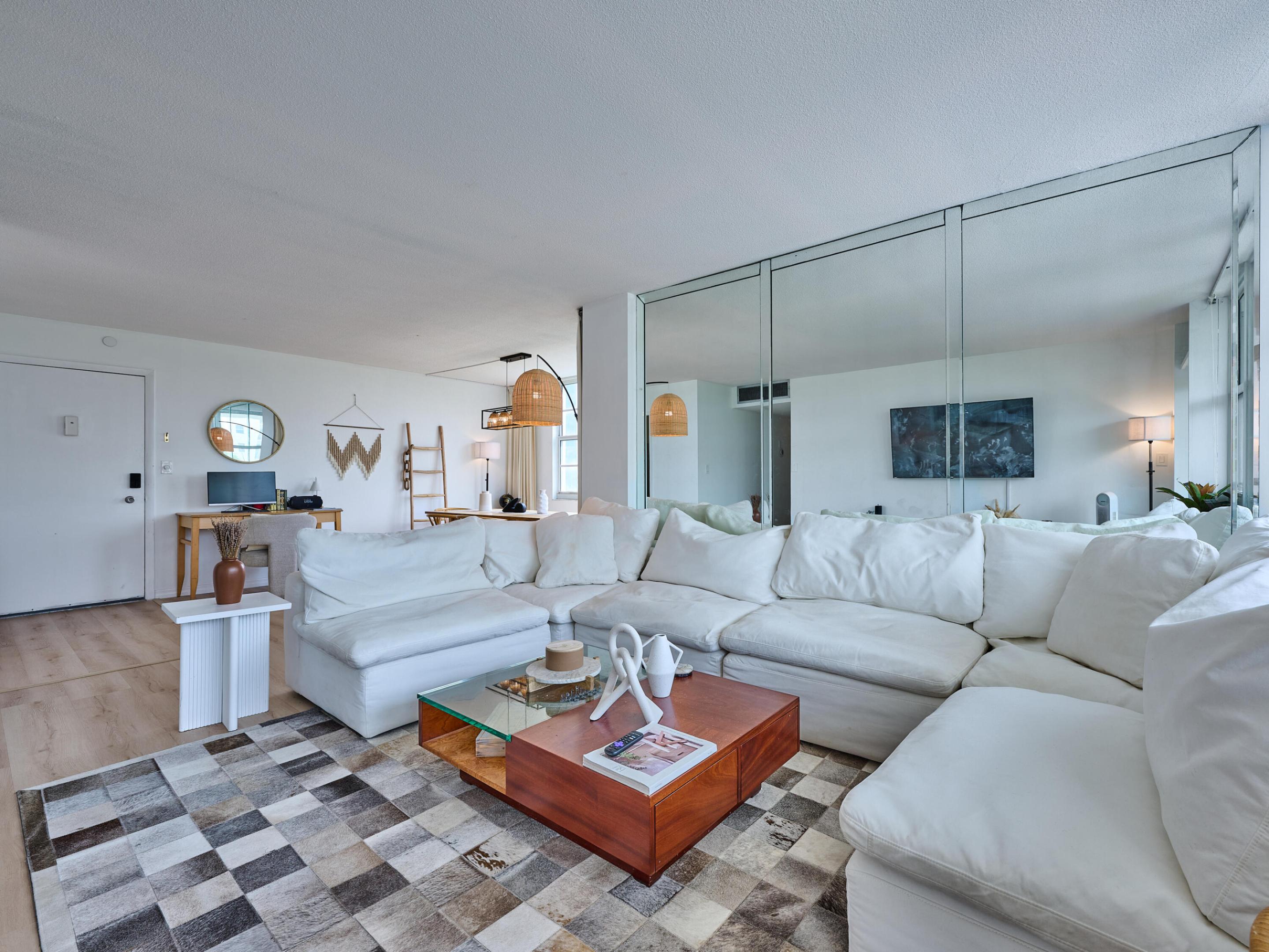 NASSAU HOUSE CONDOMINIUM - Residential
