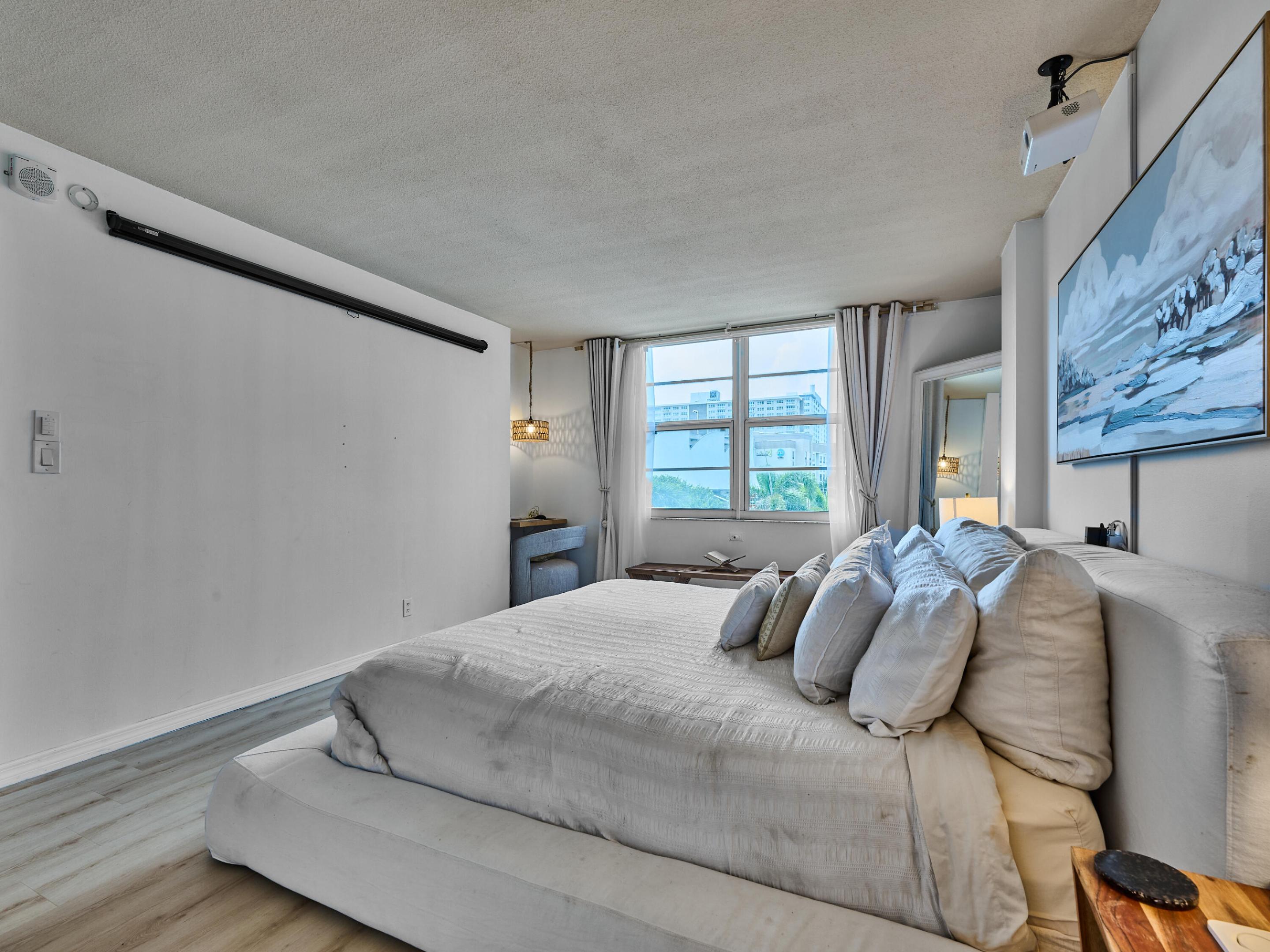 NASSAU HOUSE CONDOMINIUM - Residential