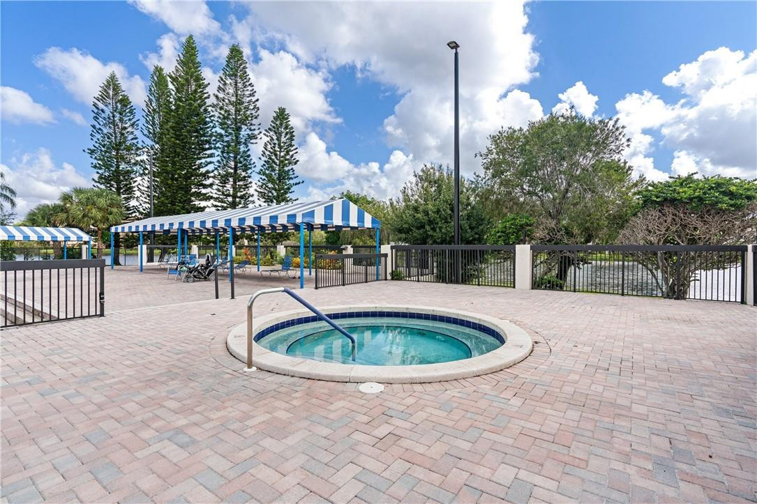 POND APPLE PLACE III CONDO - Residential