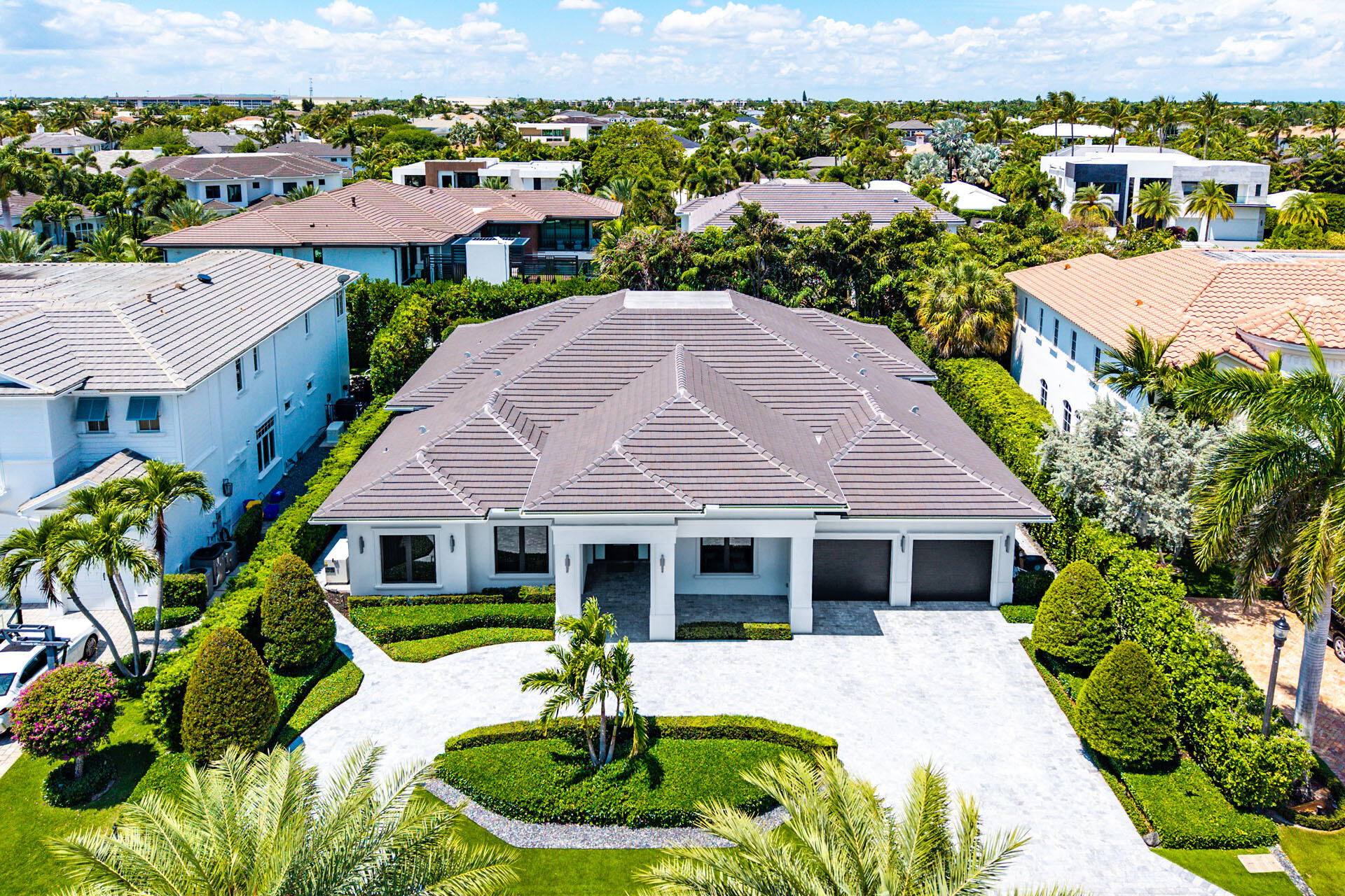 ROYAL PALM YACHT & COUNTRY CLUB - Residential
