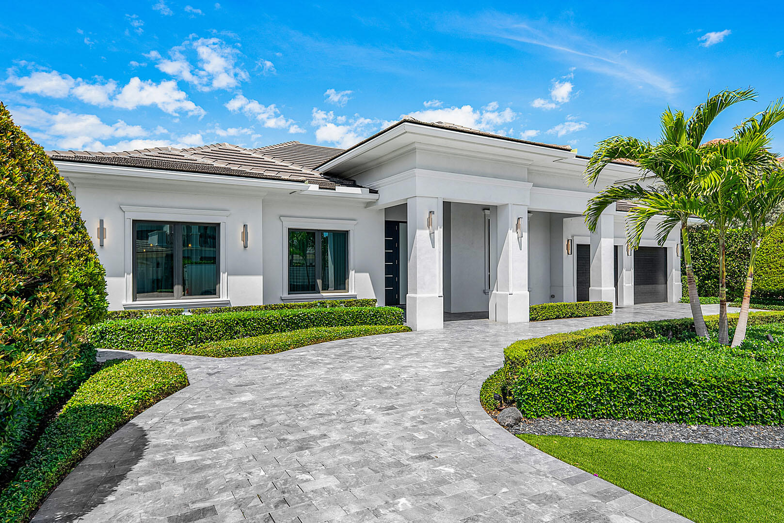 ROYAL PALM YACHT & COUNTRY CLUB - Residential