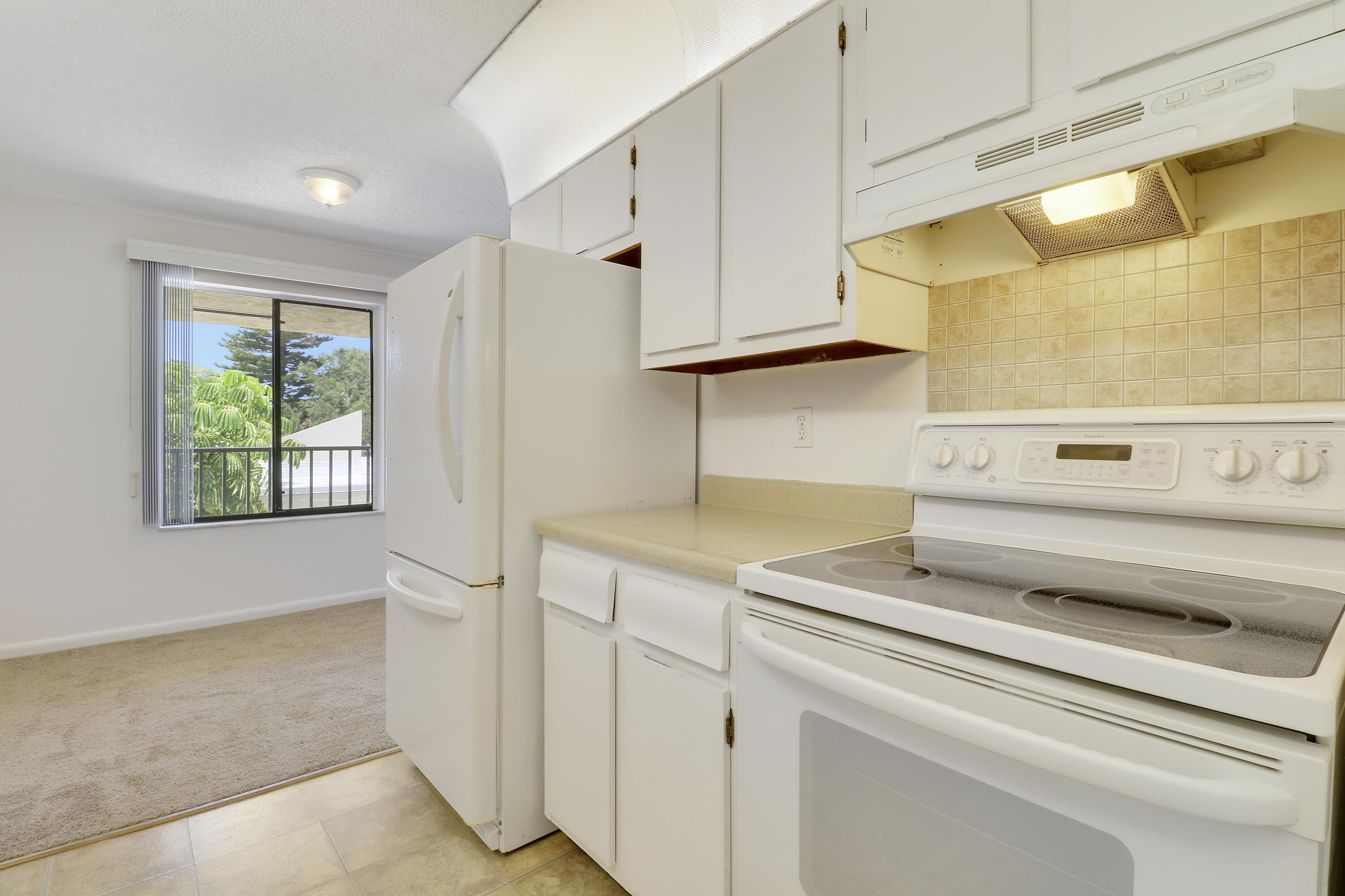 PINES OF JUPITER/TEQUESTA CONDO - Residential Lease