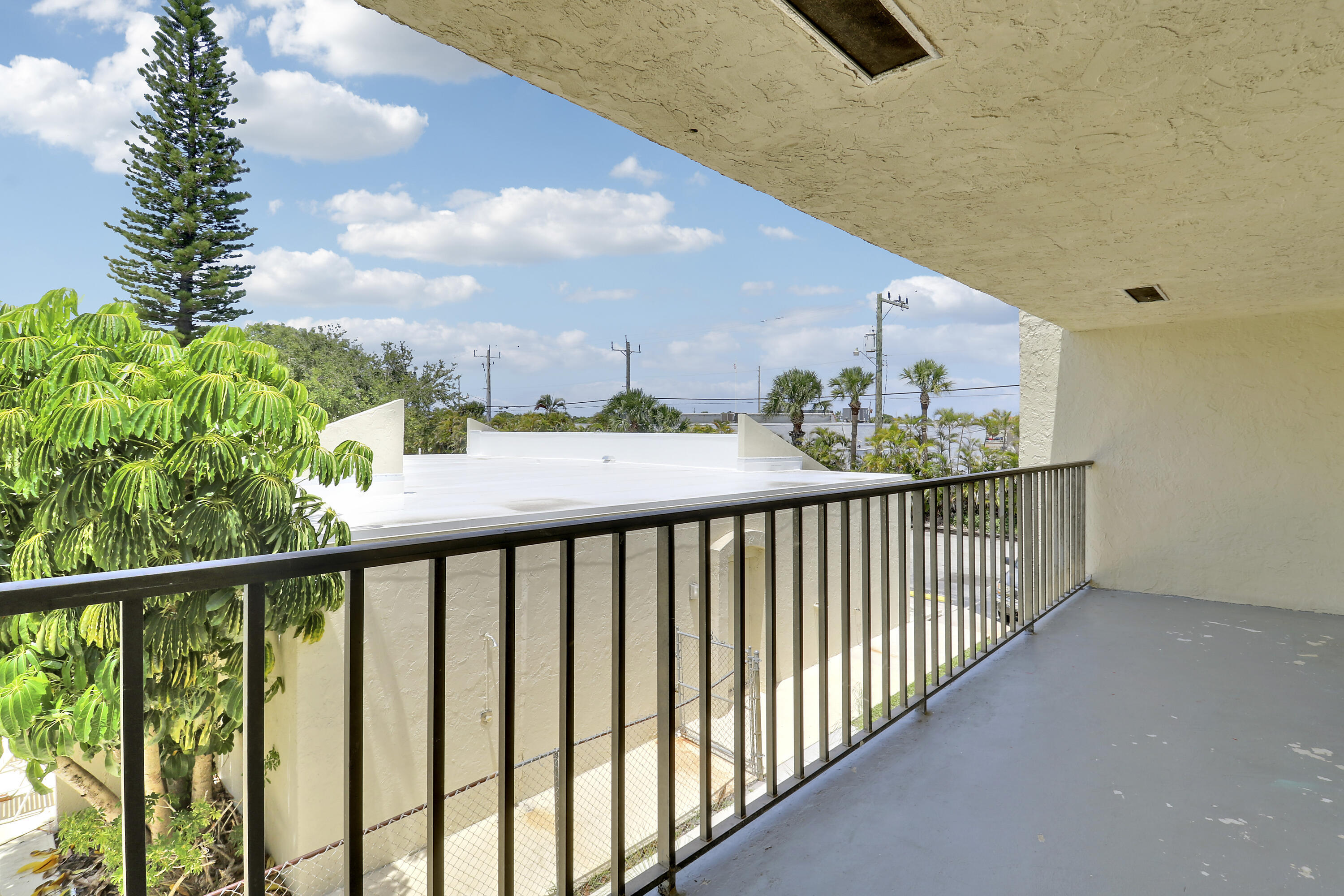 PINES OF JUPITER/TEQUESTA CONDO - Residential Lease