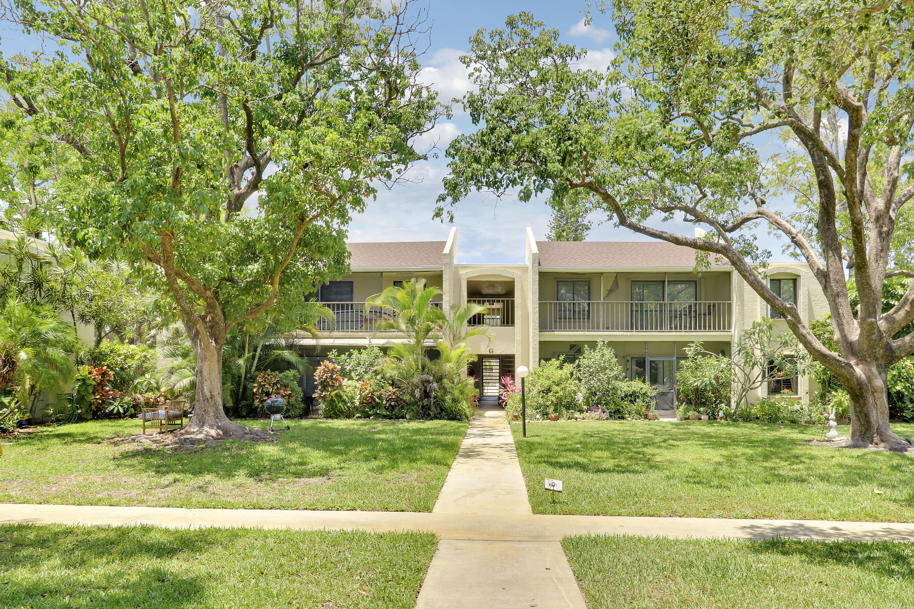 PINES OF JUPITER/TEQUESTA CONDO - Residential Lease