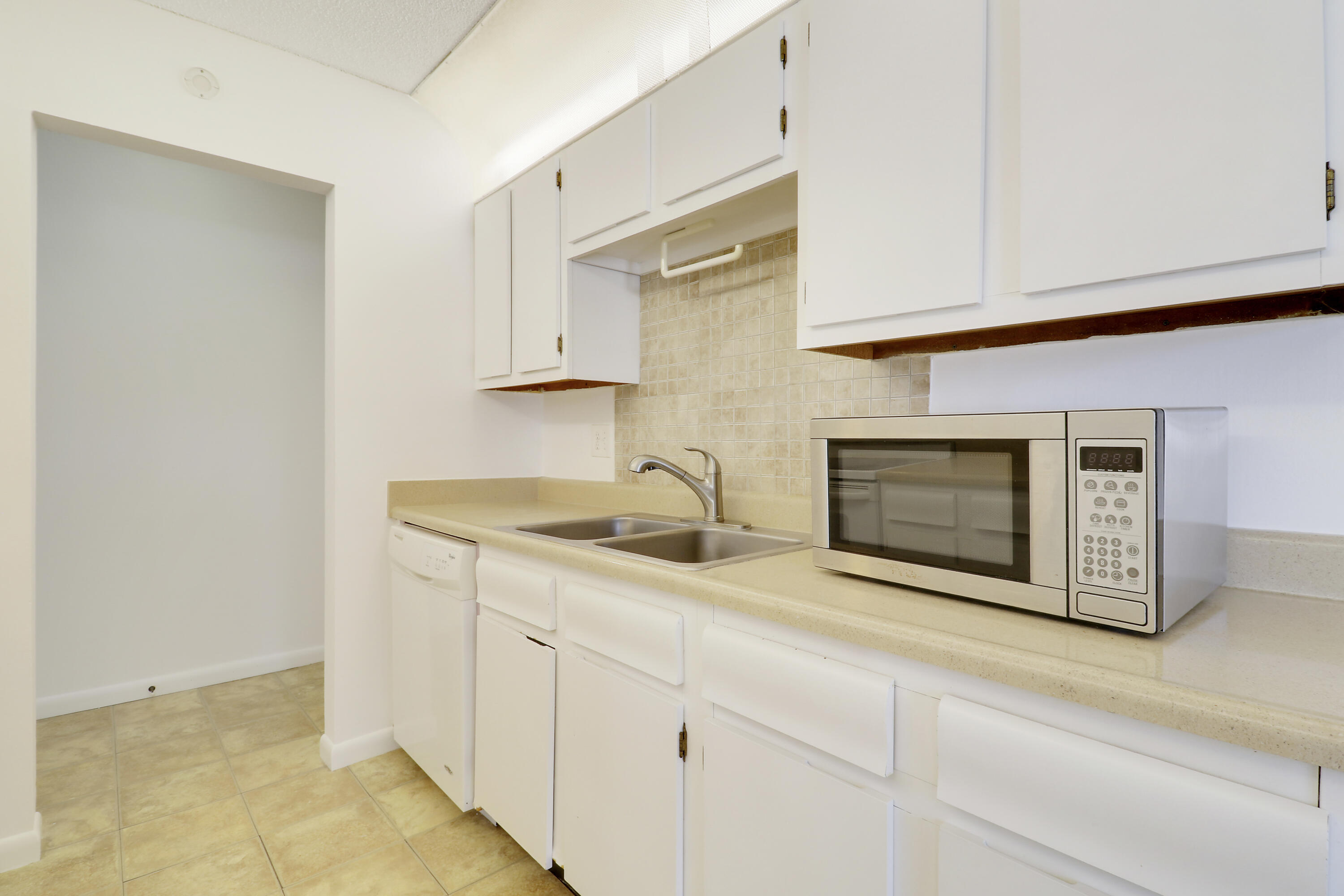 PINES OF JUPITER/TEQUESTA CONDO - Residential Lease