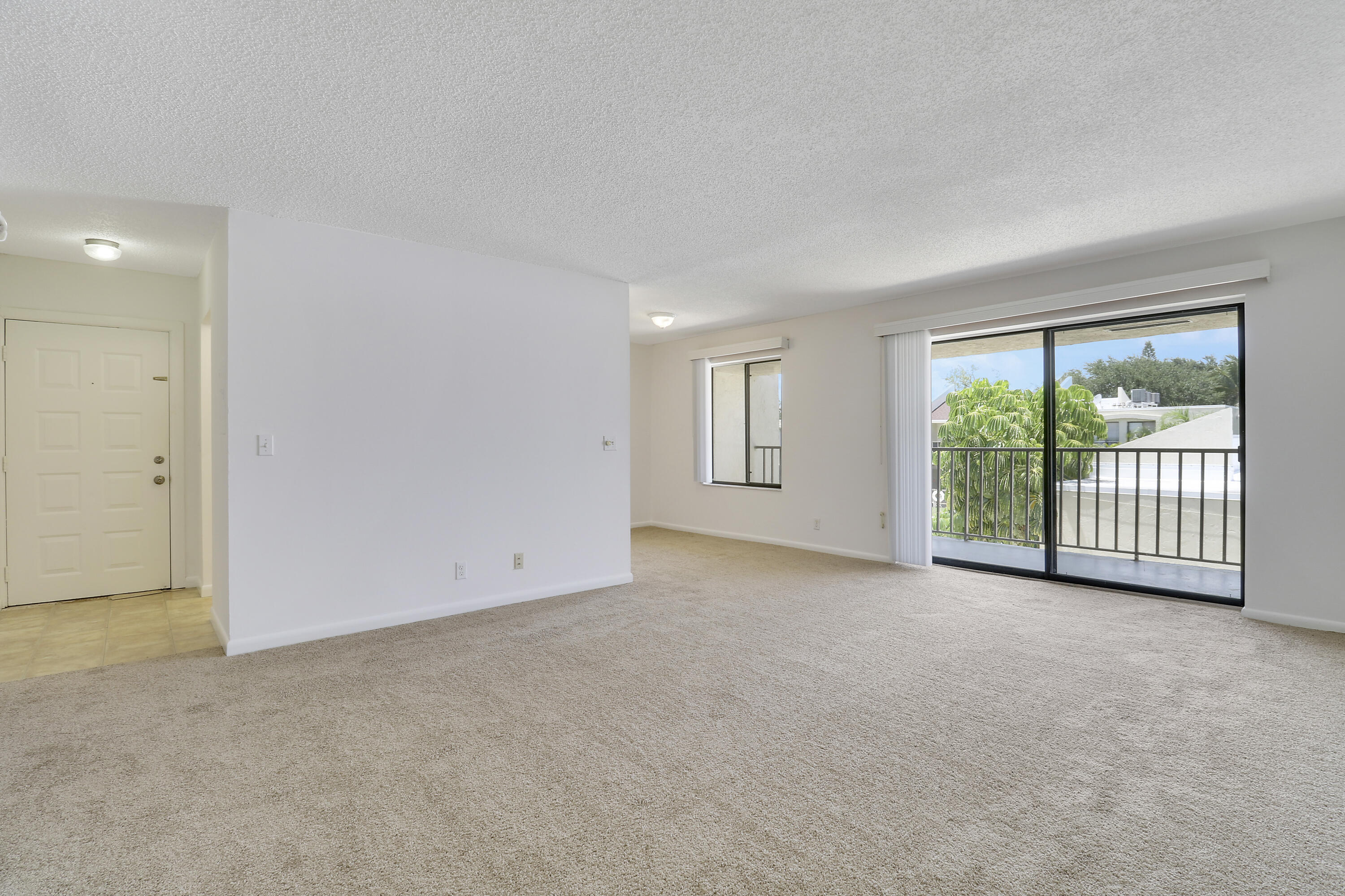 PINES OF JUPITER/TEQUESTA CONDO - Residential Lease