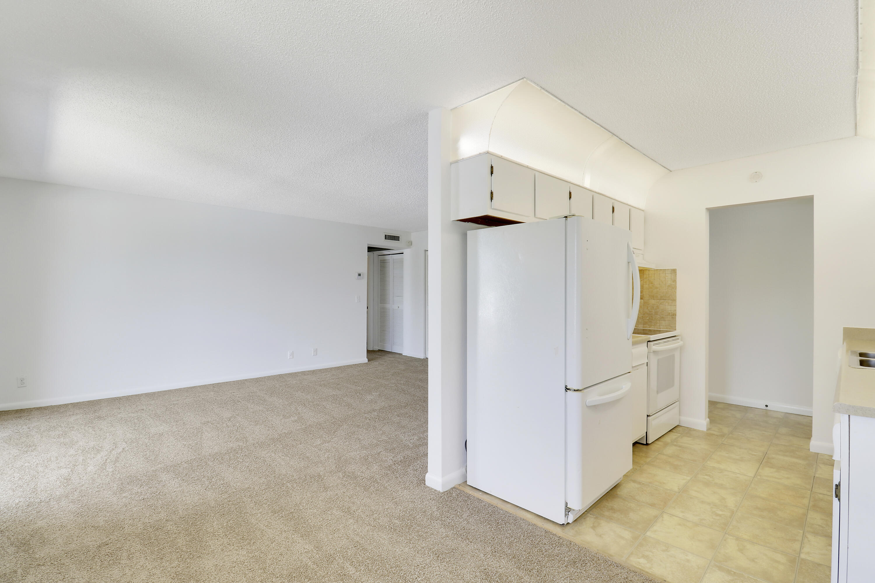 PINES OF JUPITER/TEQUESTA CONDO - Residential Lease