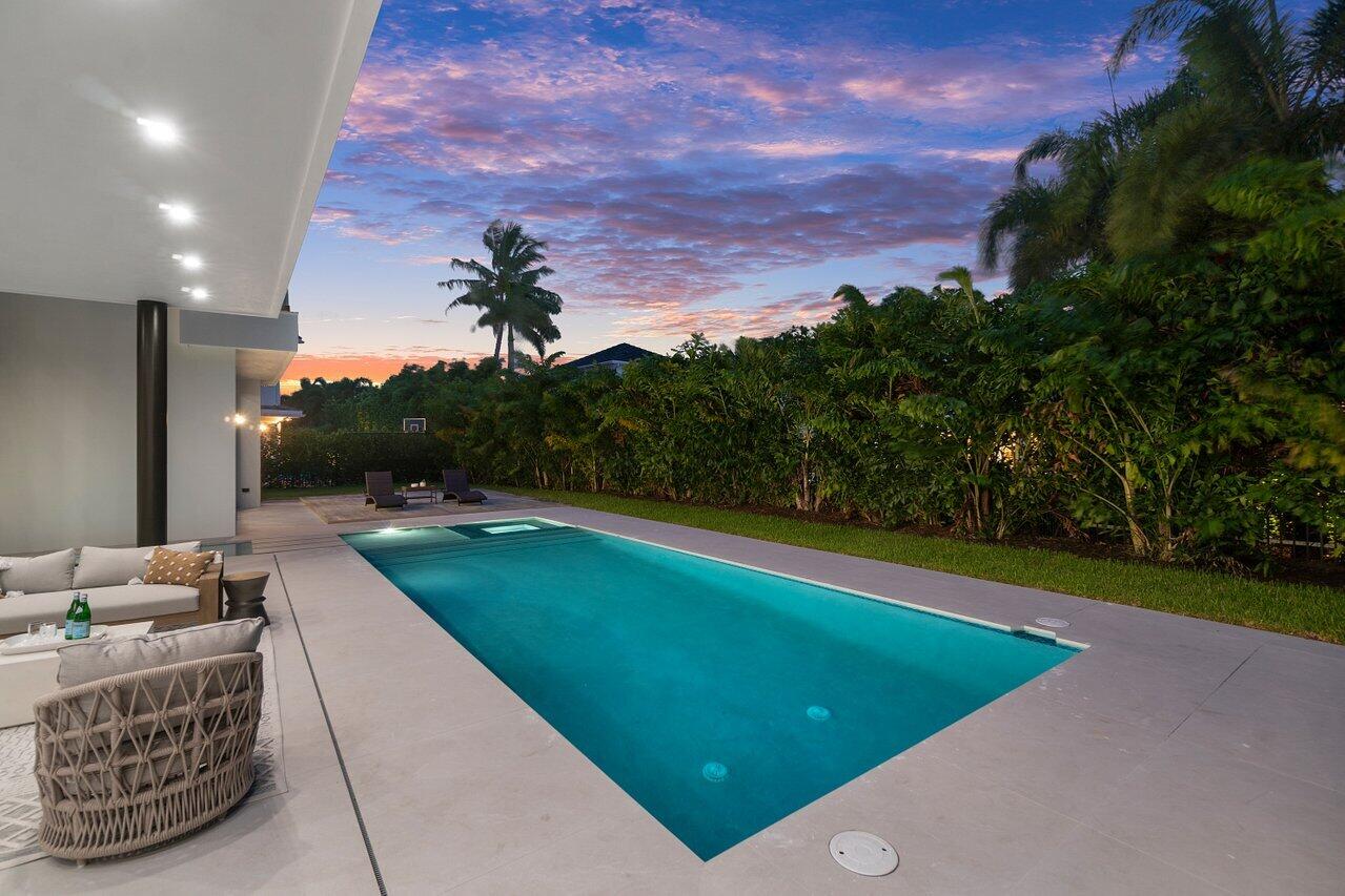ROYAL PALM YACHT & COUNTRY CLUB - Residential