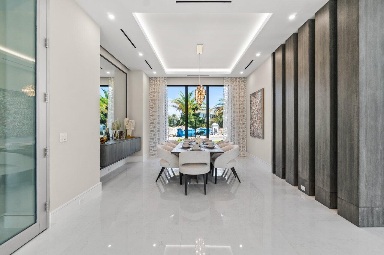 ROYAL PALM YACHT & COUNTRY CLUB - Residential